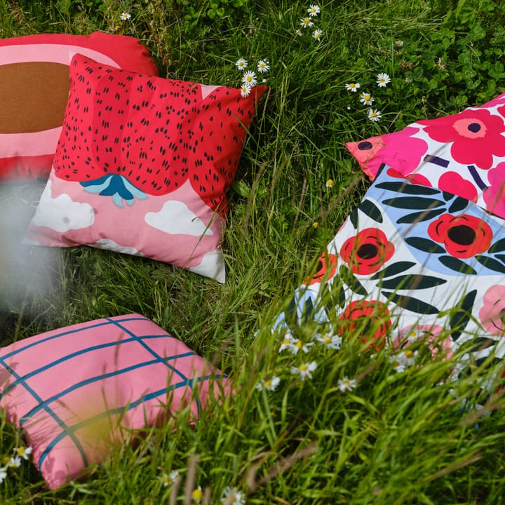 Funda de cojín Mansikkavuoret 50x50 cm - Rosa-rojo - Marimekko