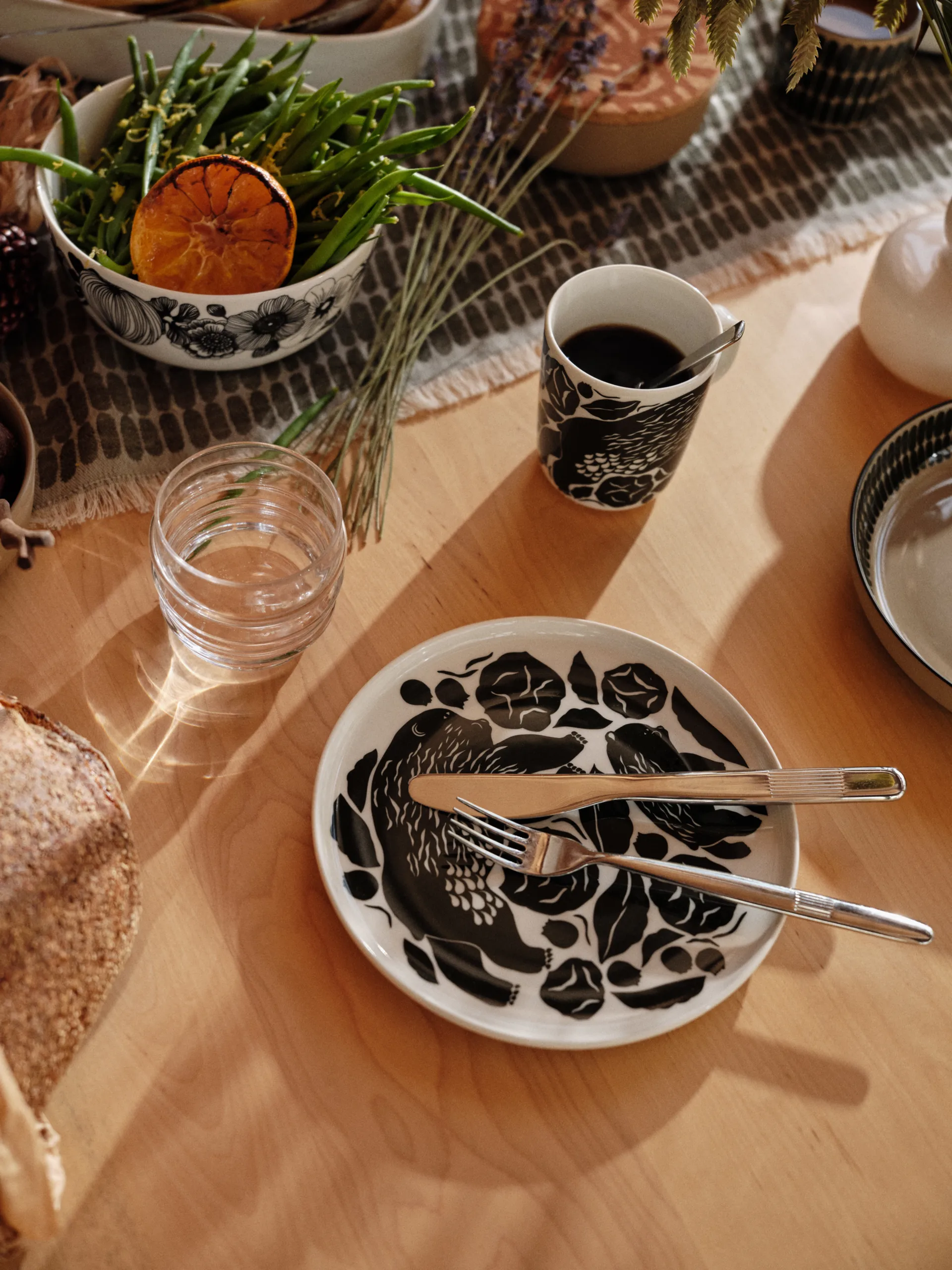 Plato Karhuemo Ø20 cm, blanco-verde oscuro Marimekko