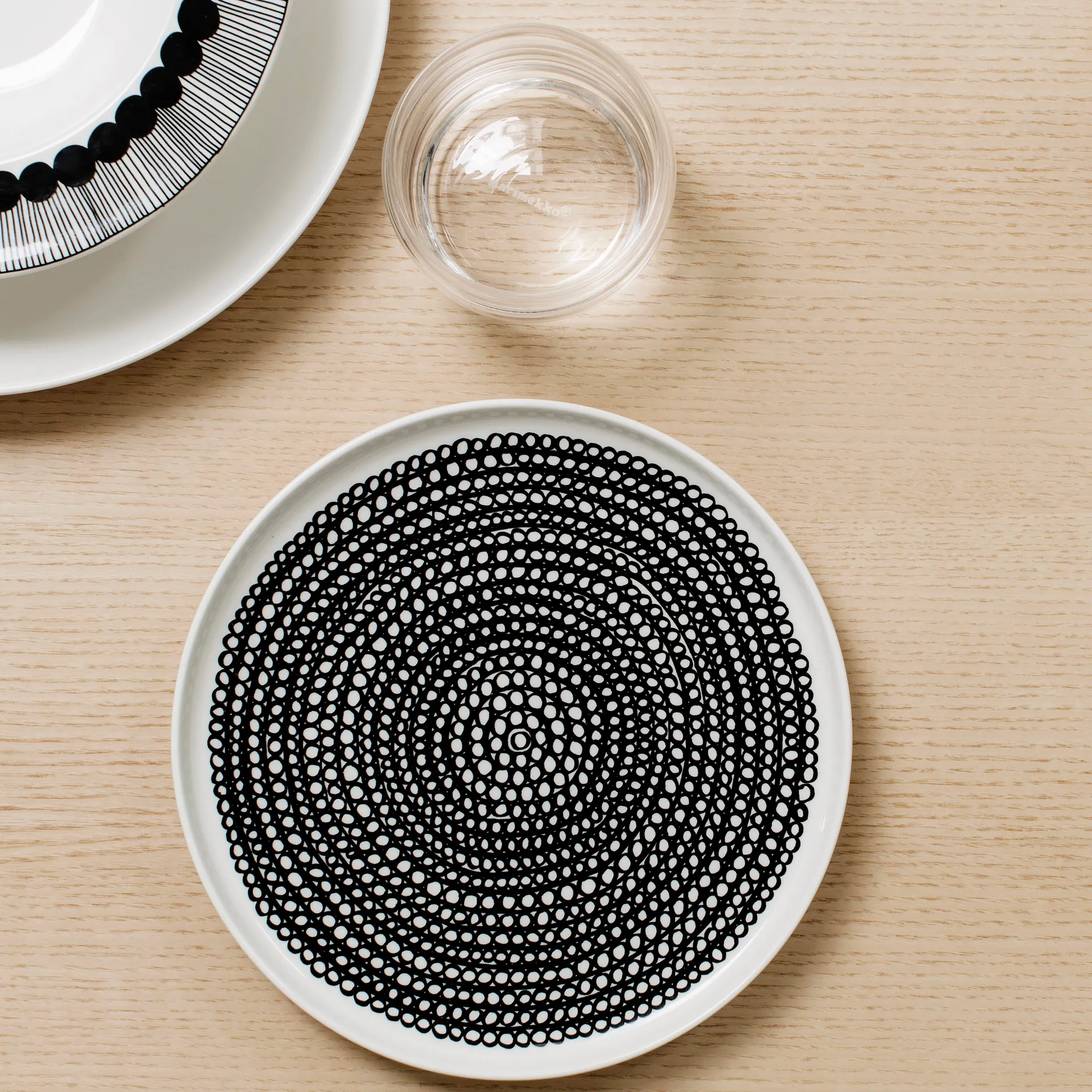 Plato Räsymatto Ø 25 cm, negro-blanco Marimekko