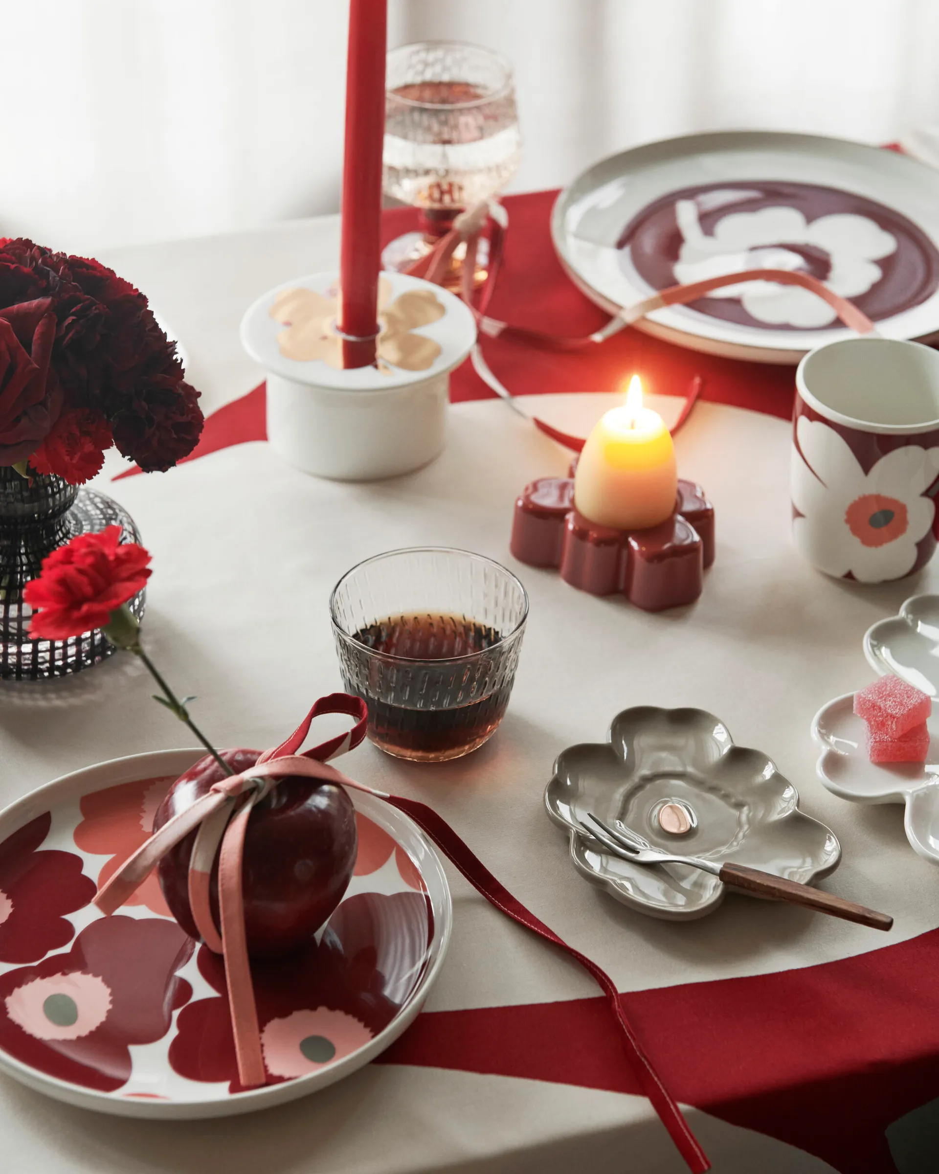 Taza Unikko 60 aniversario 25 cl + plato 12x15 cm, White-dark cherry-ash grey Marimekko