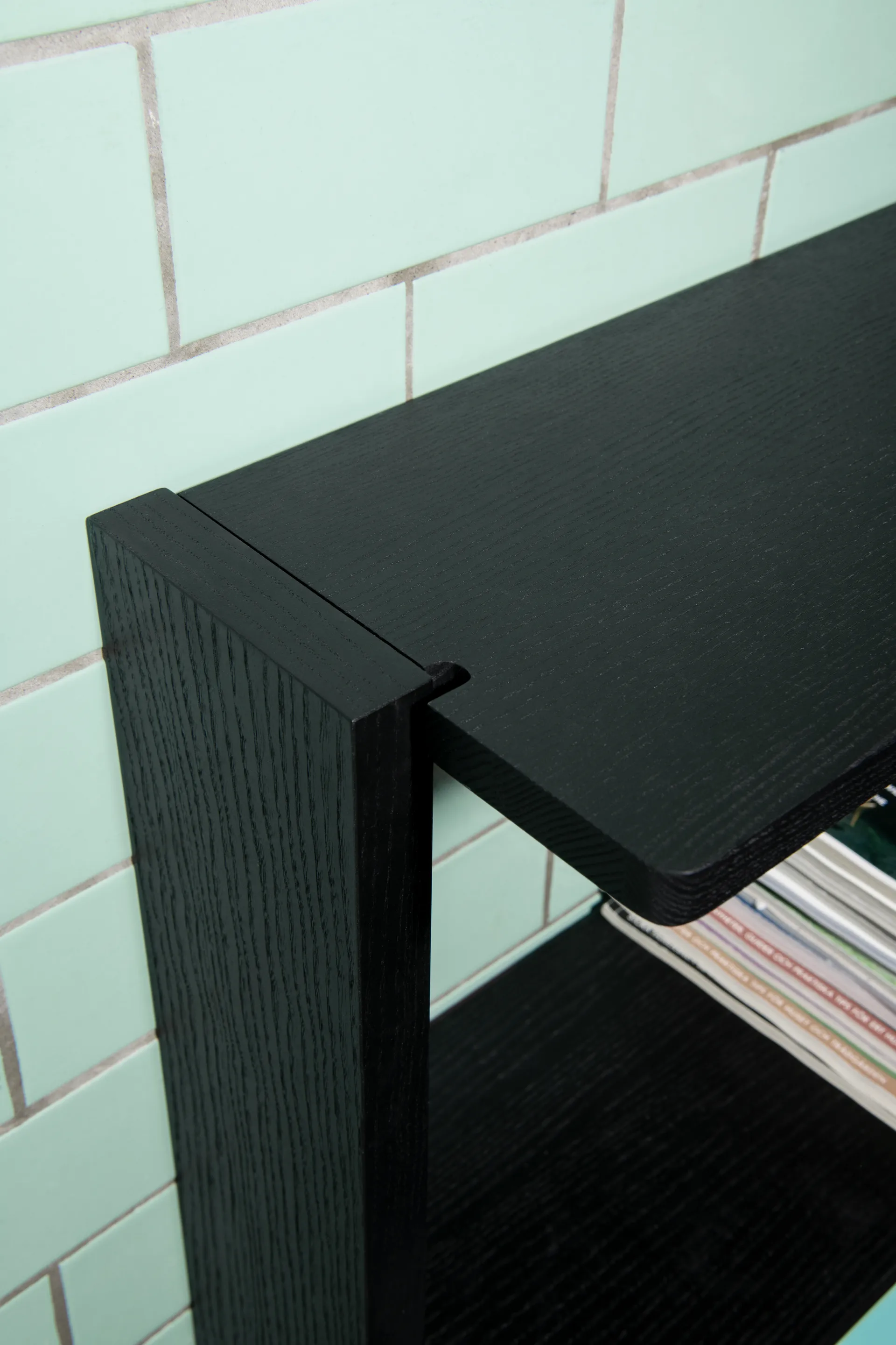 Gridlock Side Panel 1460 cm (alto), Black stained Ash Massproductions