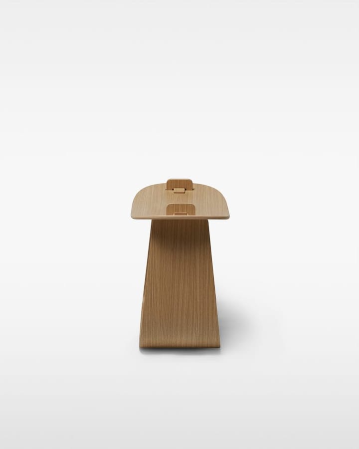 Silla Harry, Roble Massproductions