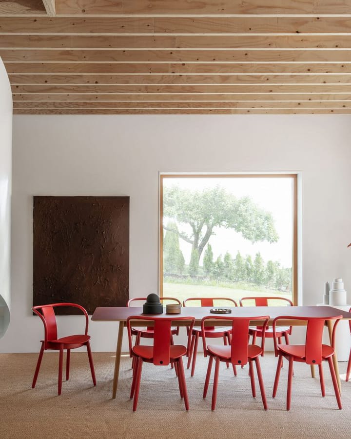 Silla Icha, Haya lacado rojo Massproductions