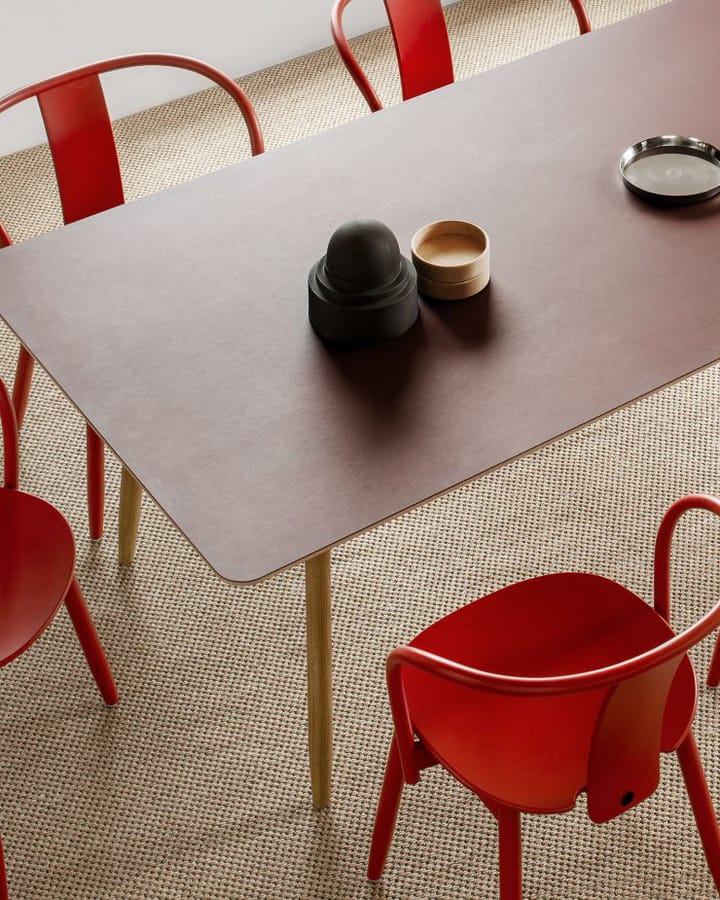 Silla Icha, Haya lacado rojo Massproductions
