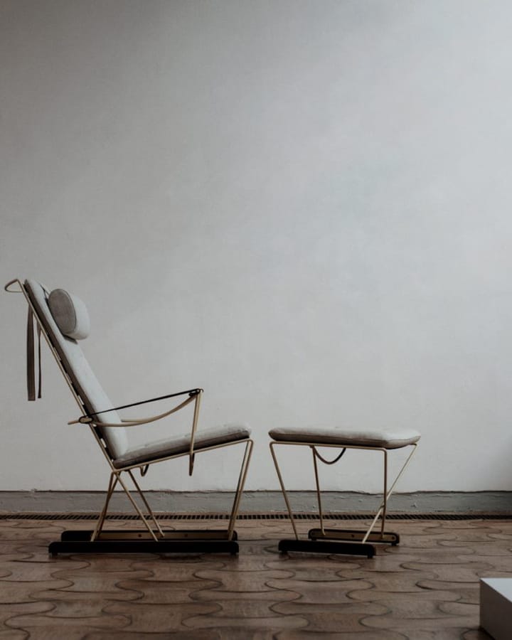 Sillón Spark, marfil-haya teñido de nogal, Romo Ruskin Quill 7757/10 Massproductions