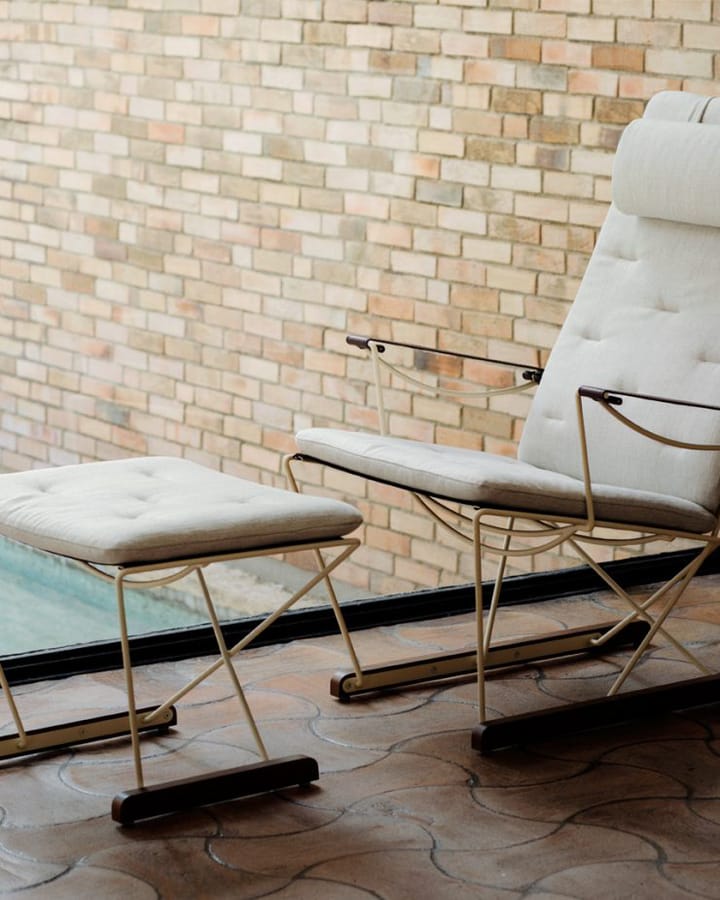Sillón Spark, marfil-haya teñido de nogal, Romo Ruskin Quill 7757/10 Massproductions