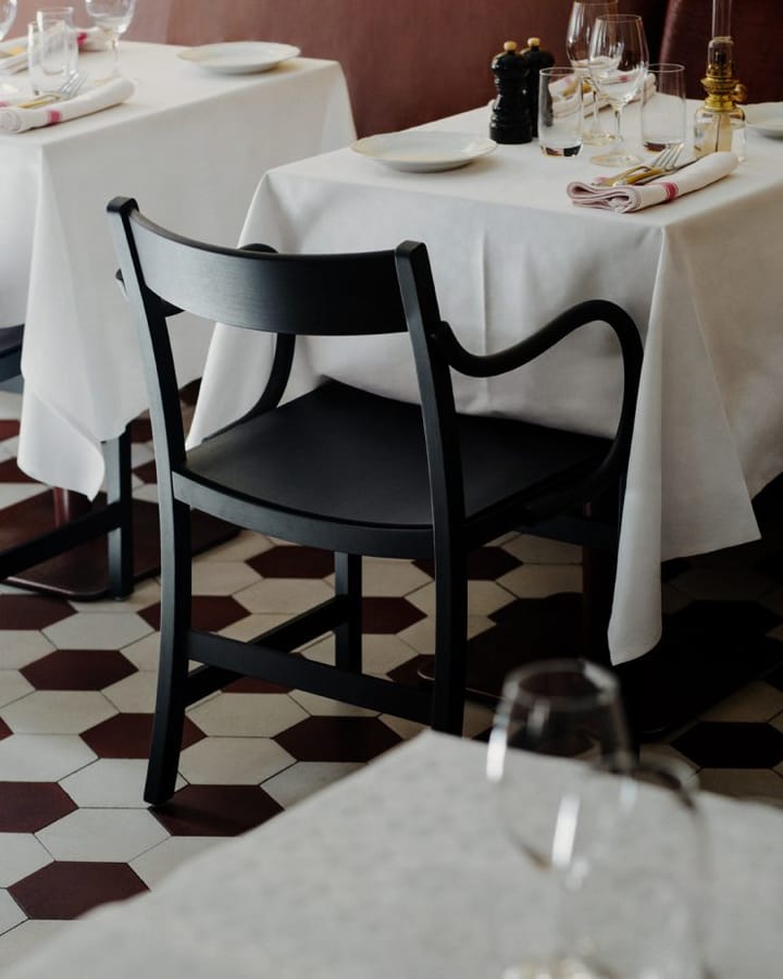 Sillón XL Waiter
, Haya teñido de negro Massproductions