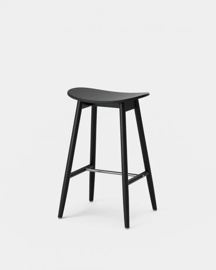 Taburete de bar Icha 65 cm, Haya teñido de negro Massproductions