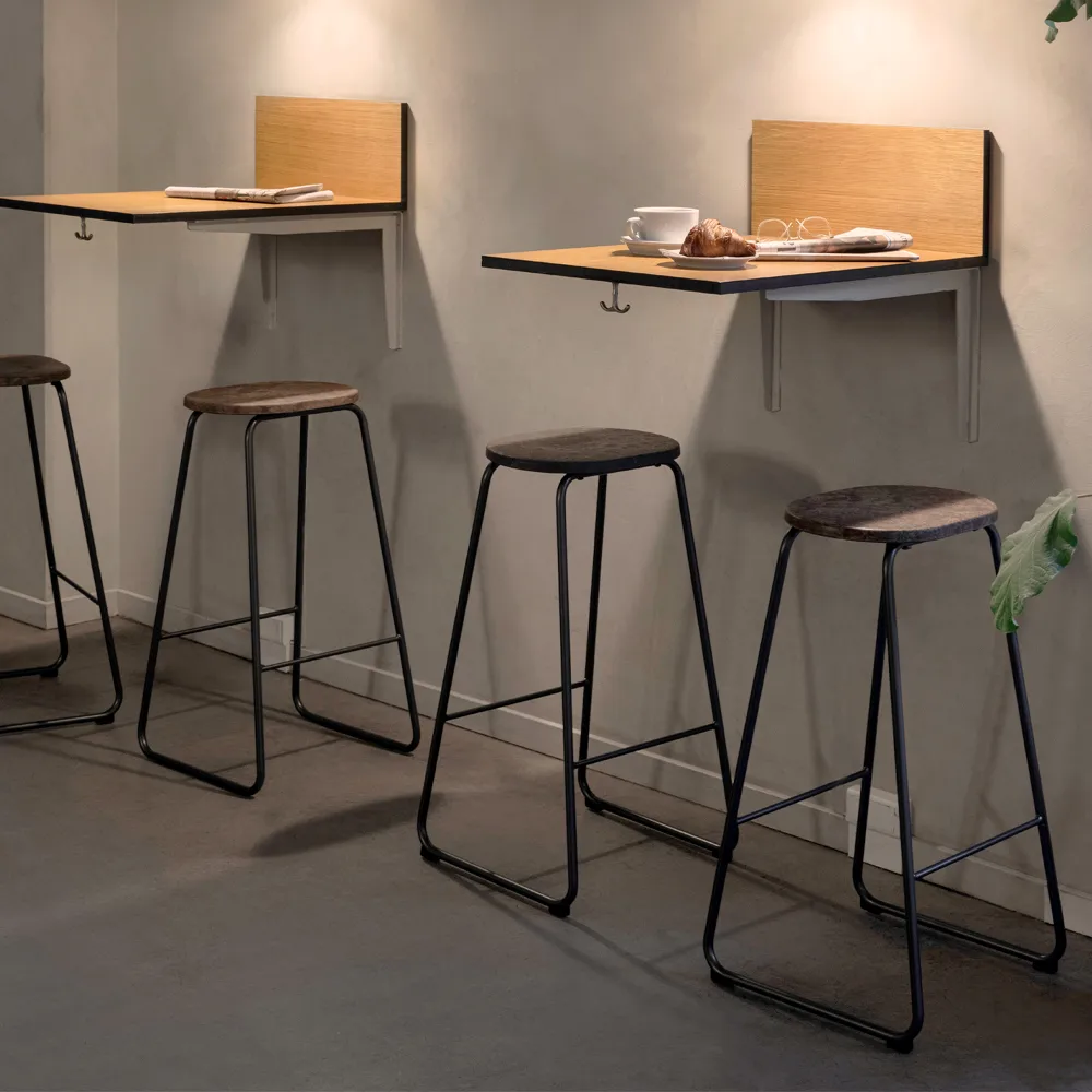 Taburete de bar Earth, Coffee, altura 74, estructura de acero negro Mater