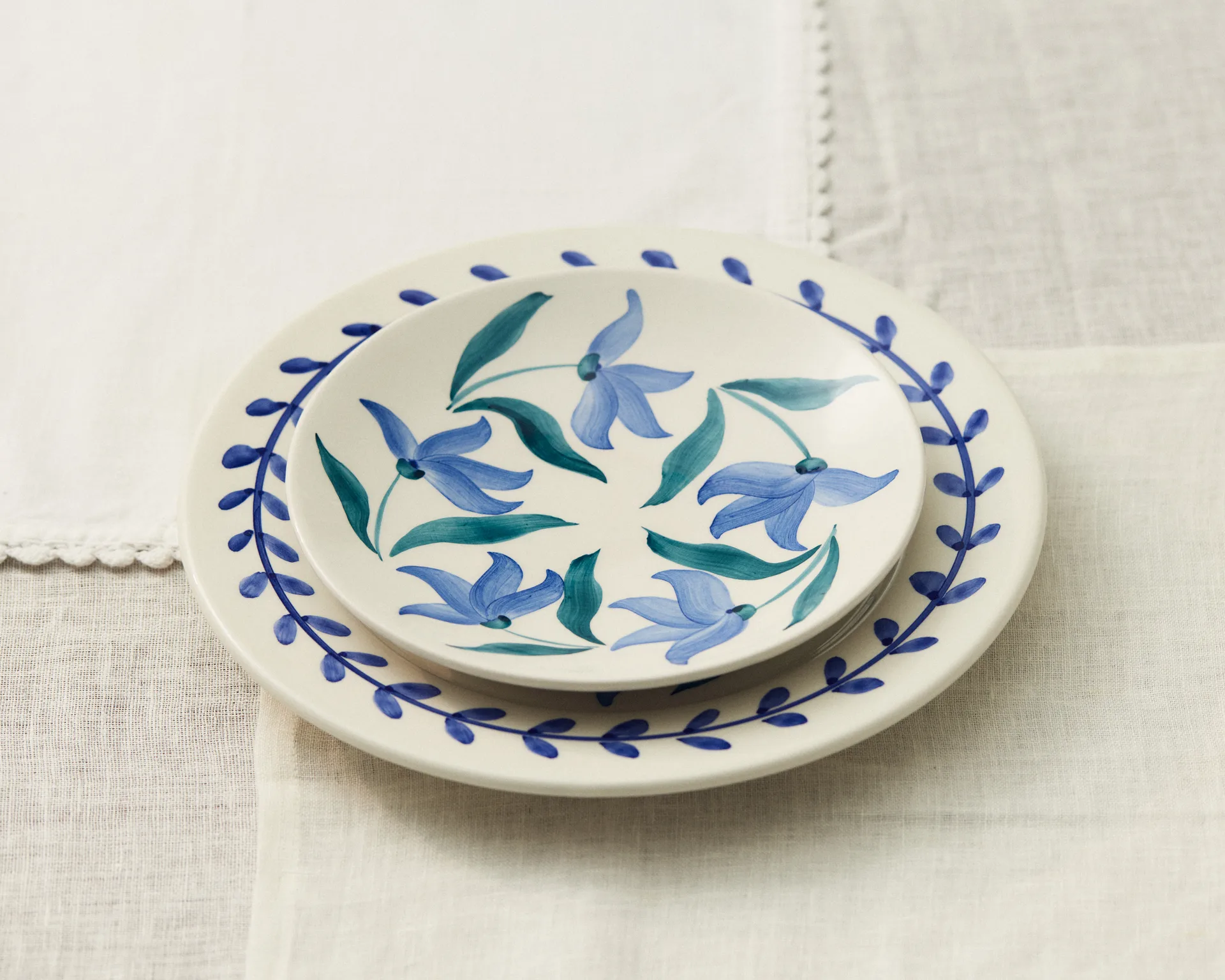 Plato Flowers blossom Ø28 cm, Blanco Mateus