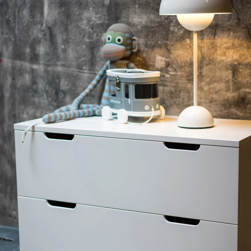 Cómoda Aoko de 4 cajones, Lacado blanco Mavis