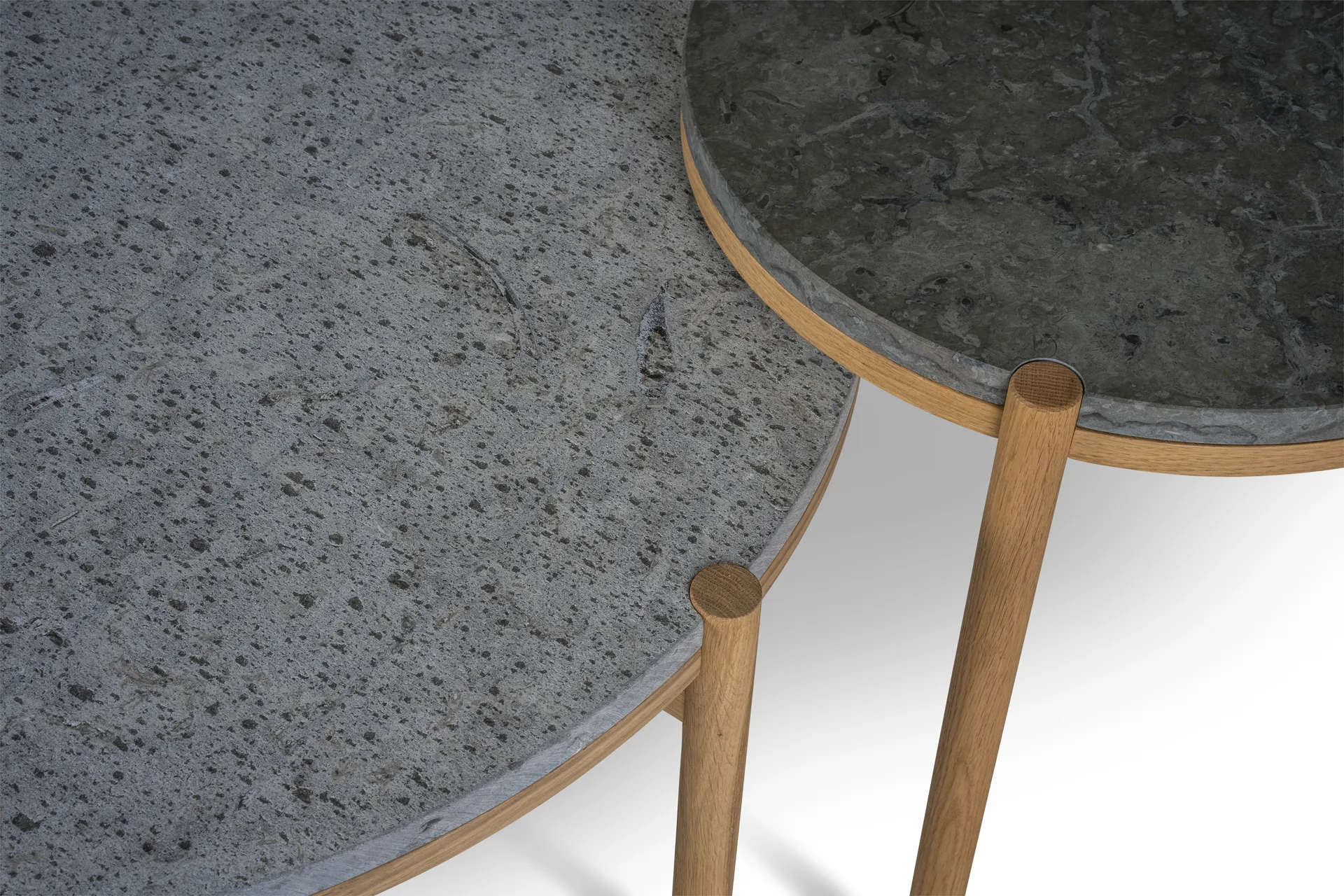 Mesa de centro Dondo roble blanqueado Ø80 cm, Piedra caliza cepillada Mavis