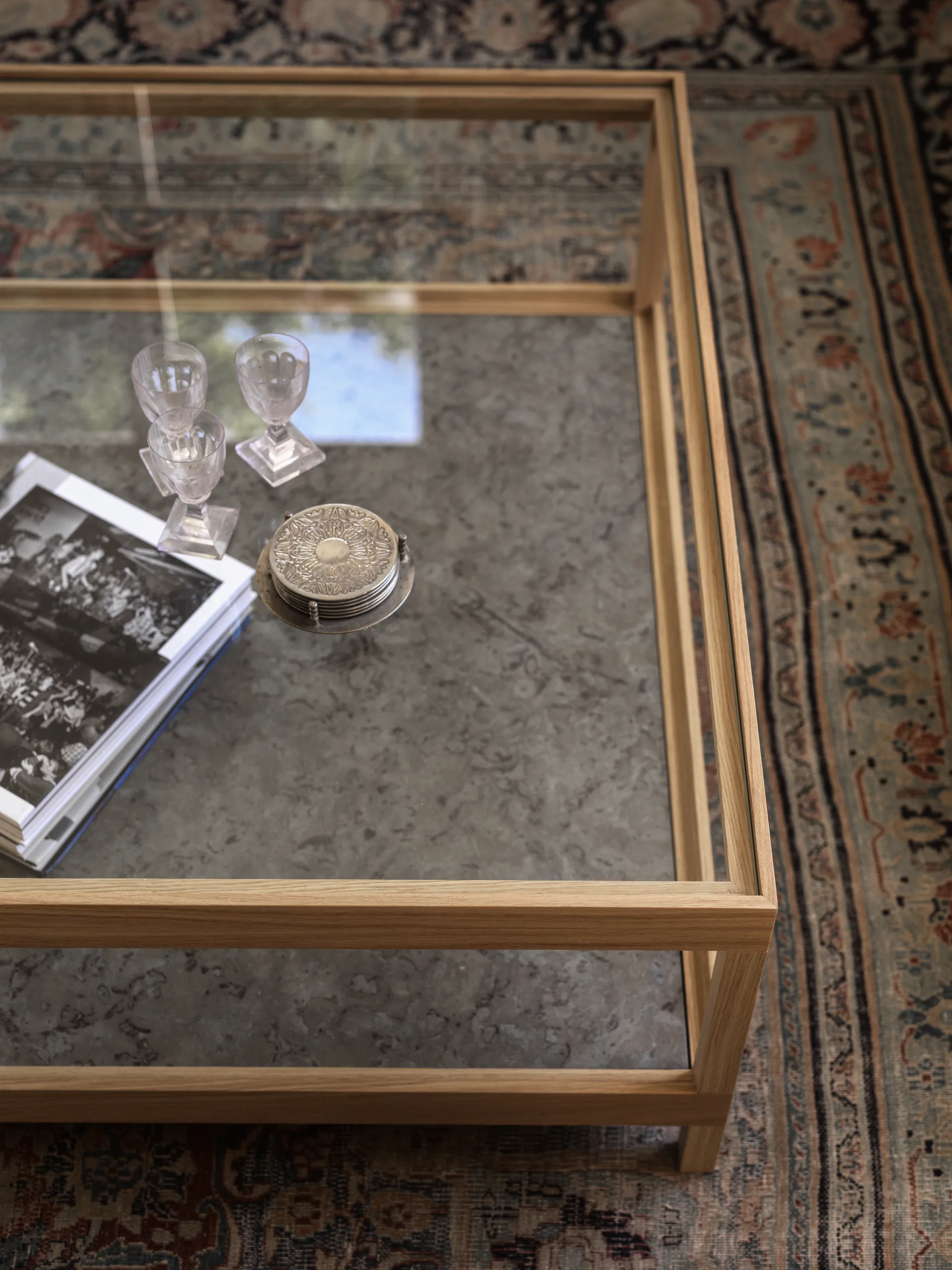 Mesa de centro Ima 90x90 cm, Roble blanqueado con acabado mate , piedra caliza Mavis