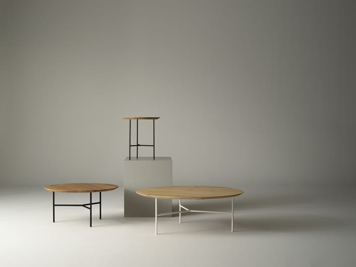 Mesita auxiliar Tribeca, Roble rústico aceitado, patas cromadas en satinado, ø47 cm Mavis