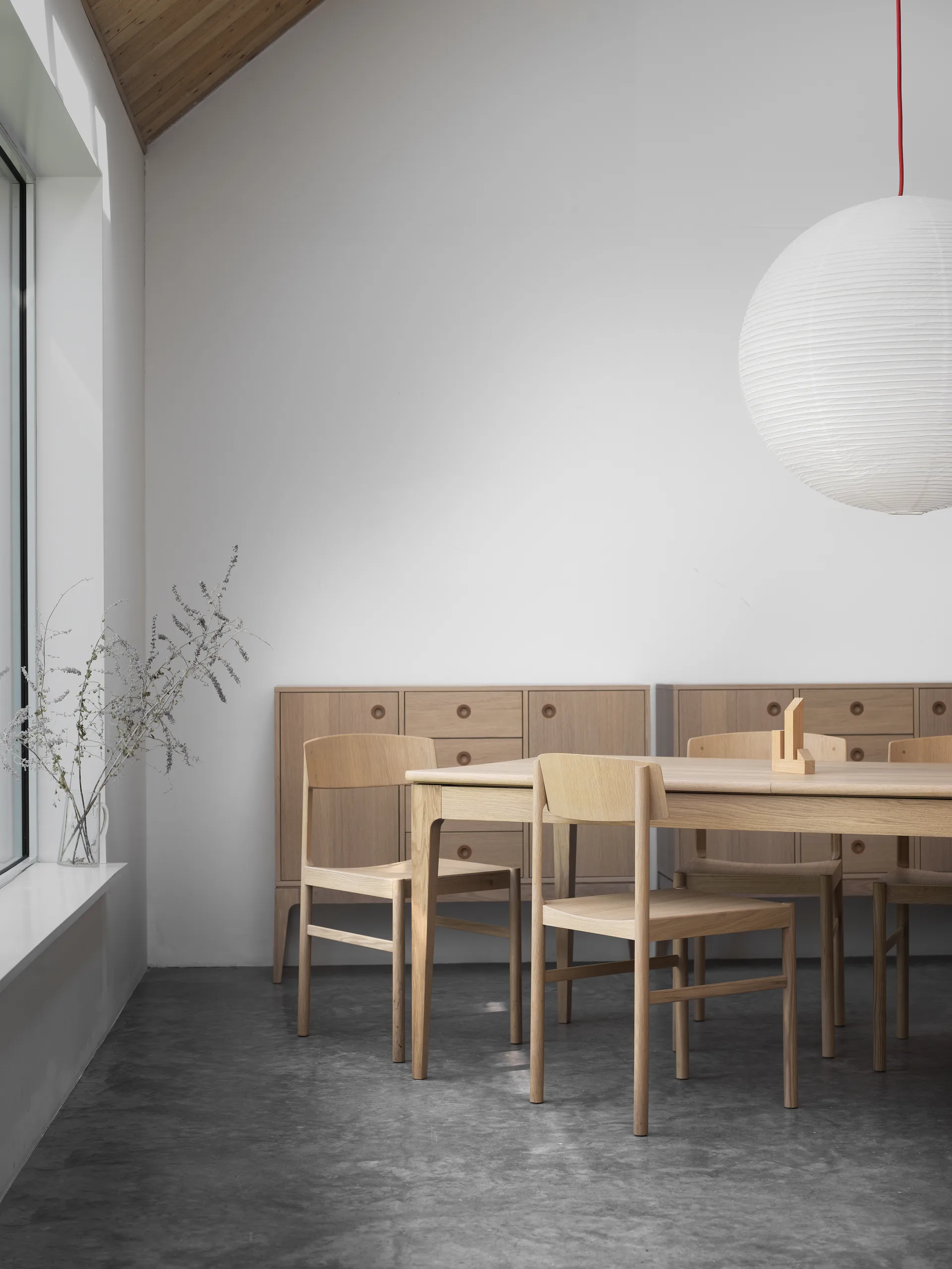 Silla Rod, Roble blanqueado con laca mate Mavis