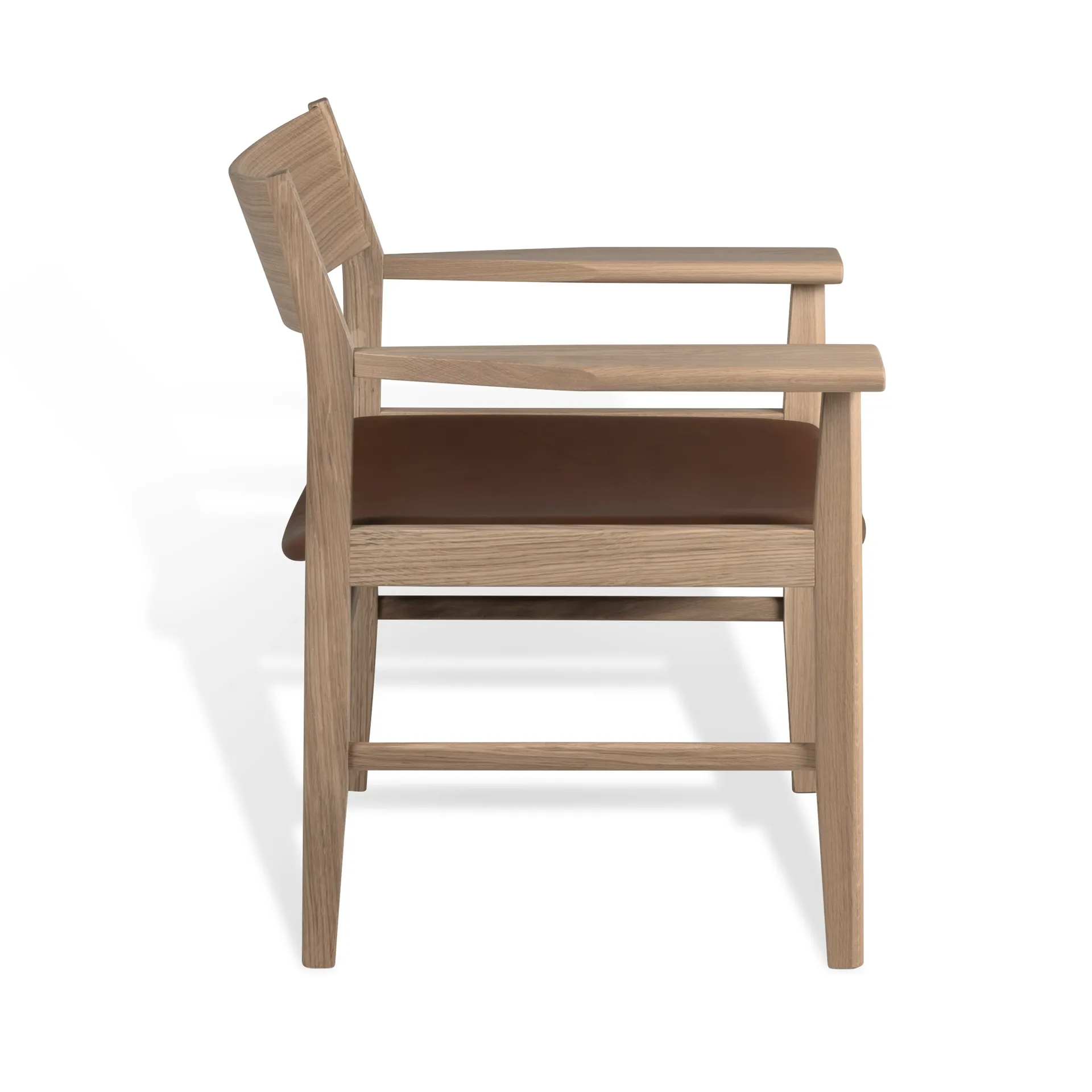 Siza sillón lounge, Roble mate lacado con pigmento blanco-Cognac cuero Tärnsjö Mavis