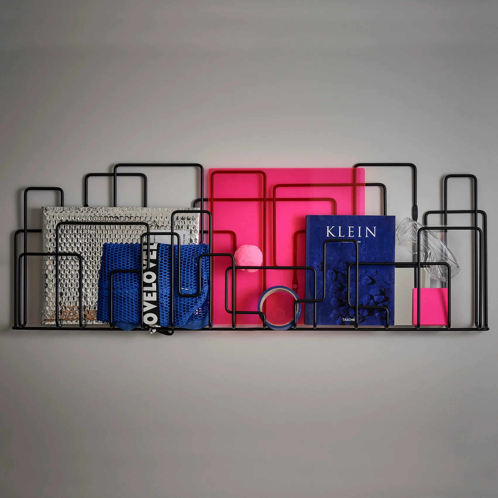 Estante revistero City Sunday, negro Maze