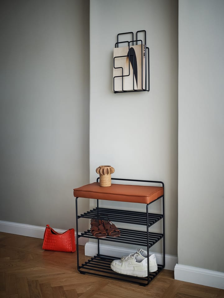 Estantería-Taburete Lower East Seat 50x28x58 cm, Black-cognac leather Maze