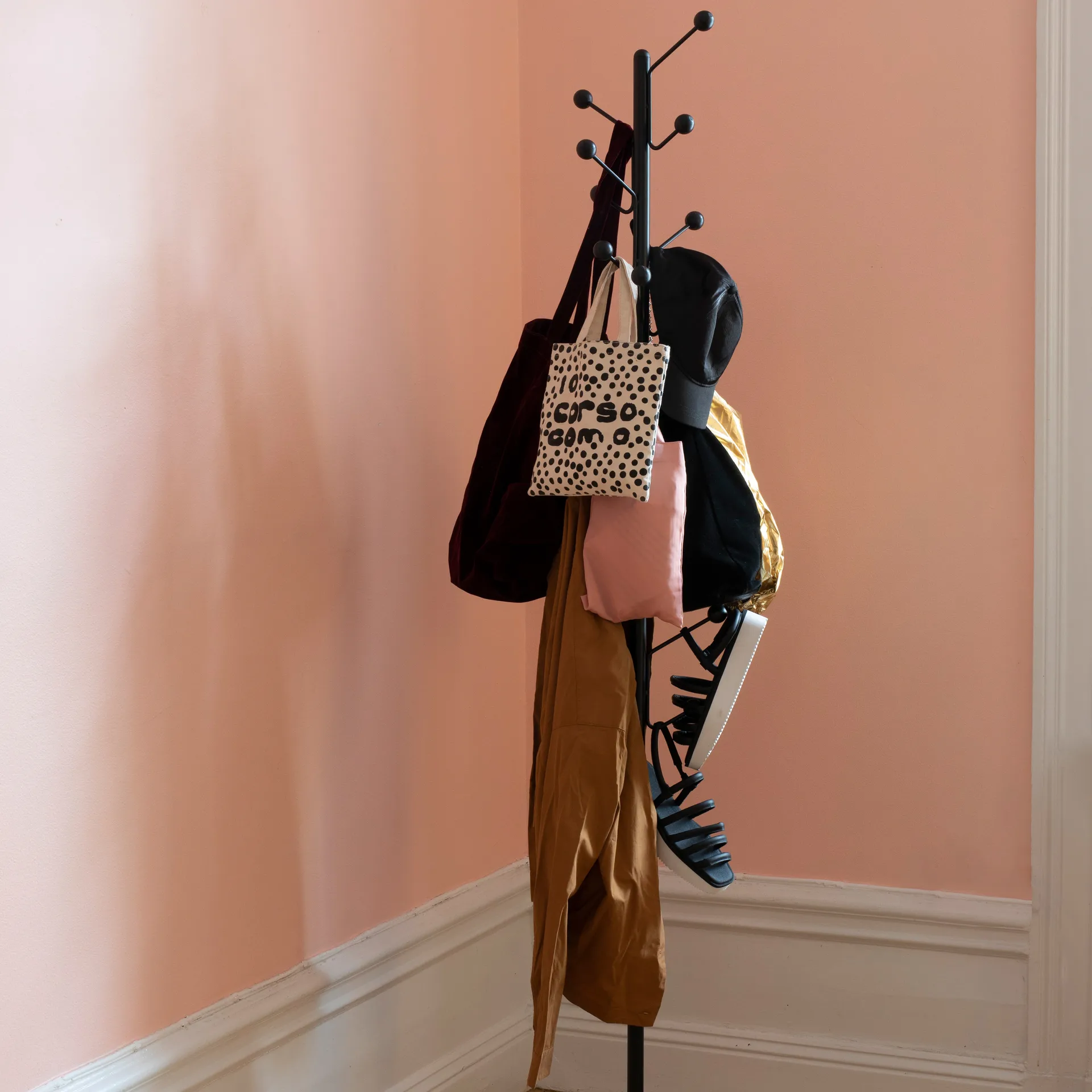 Perchero Bill Floor, Negro Maze