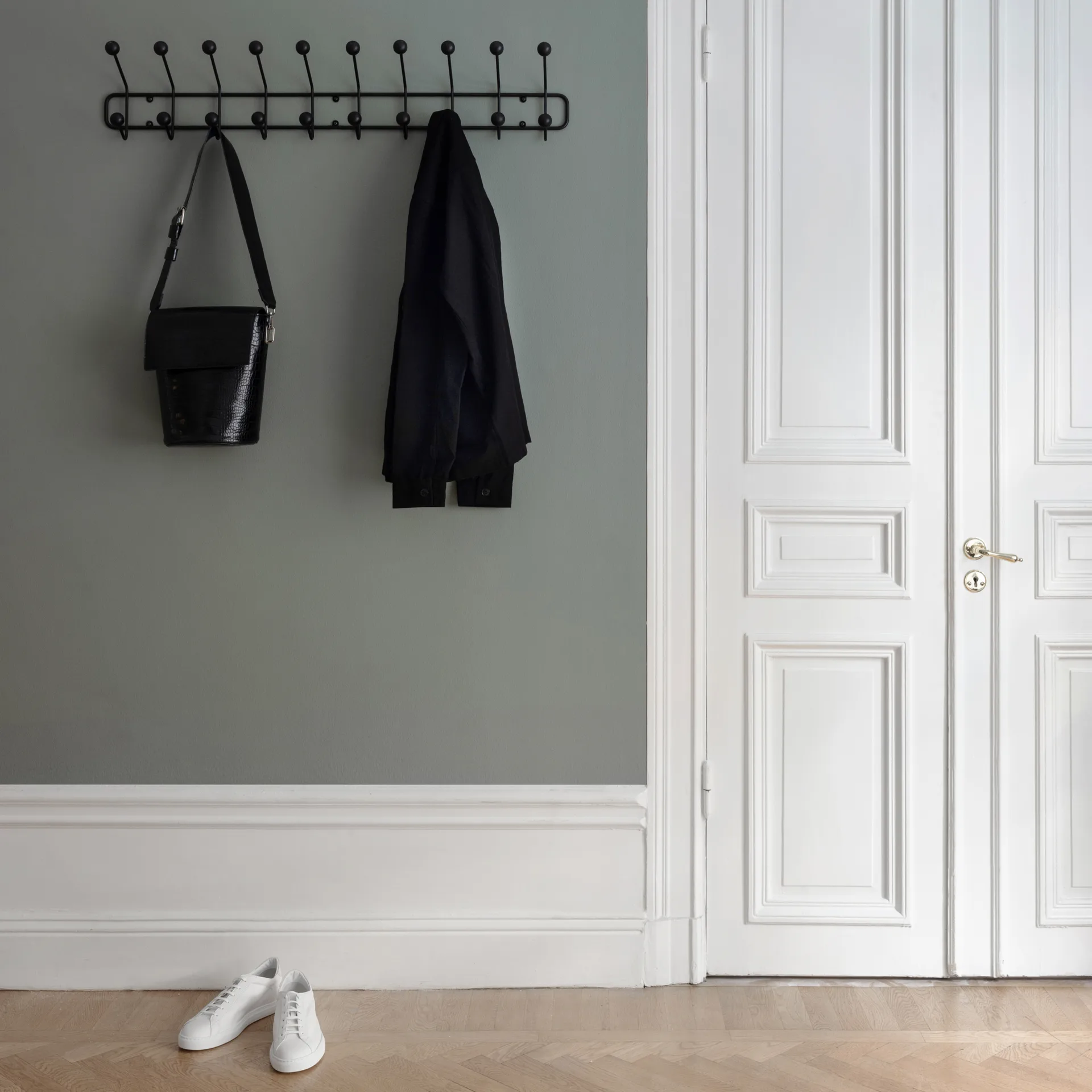 Perchero Bill Horizontal L, negro Maze