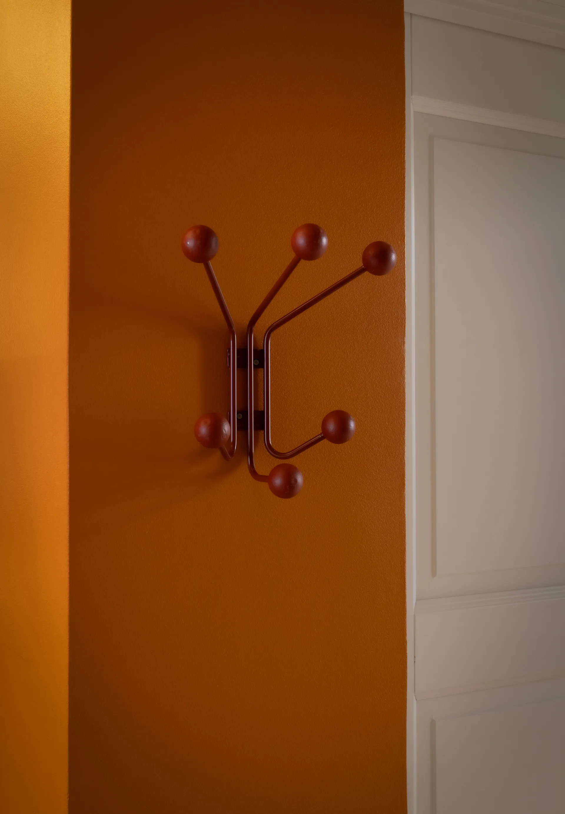 Perchero de pared Bill XS, Cinnamon Maze