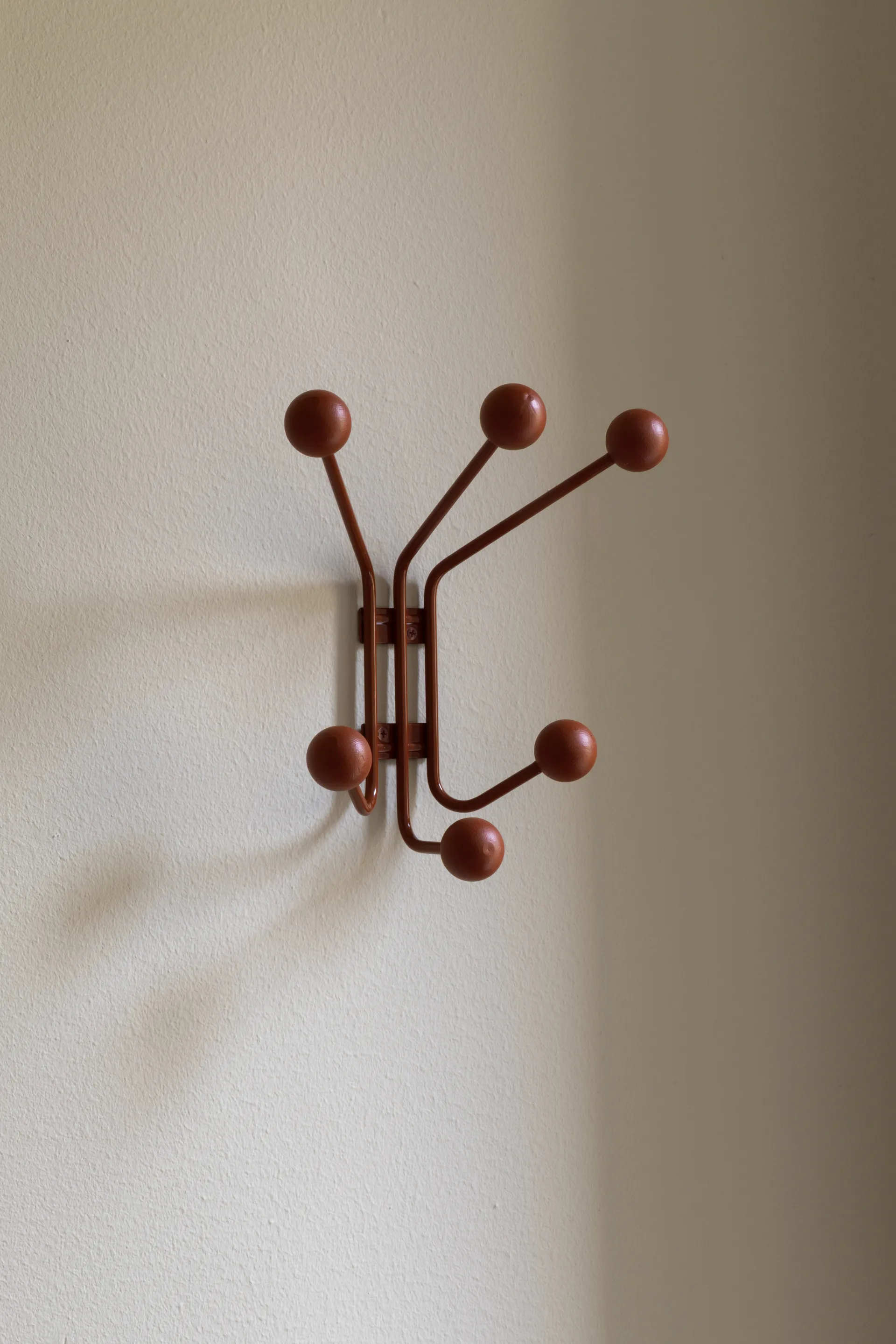 Perchero de pared Bill XS, Cinnamon Maze