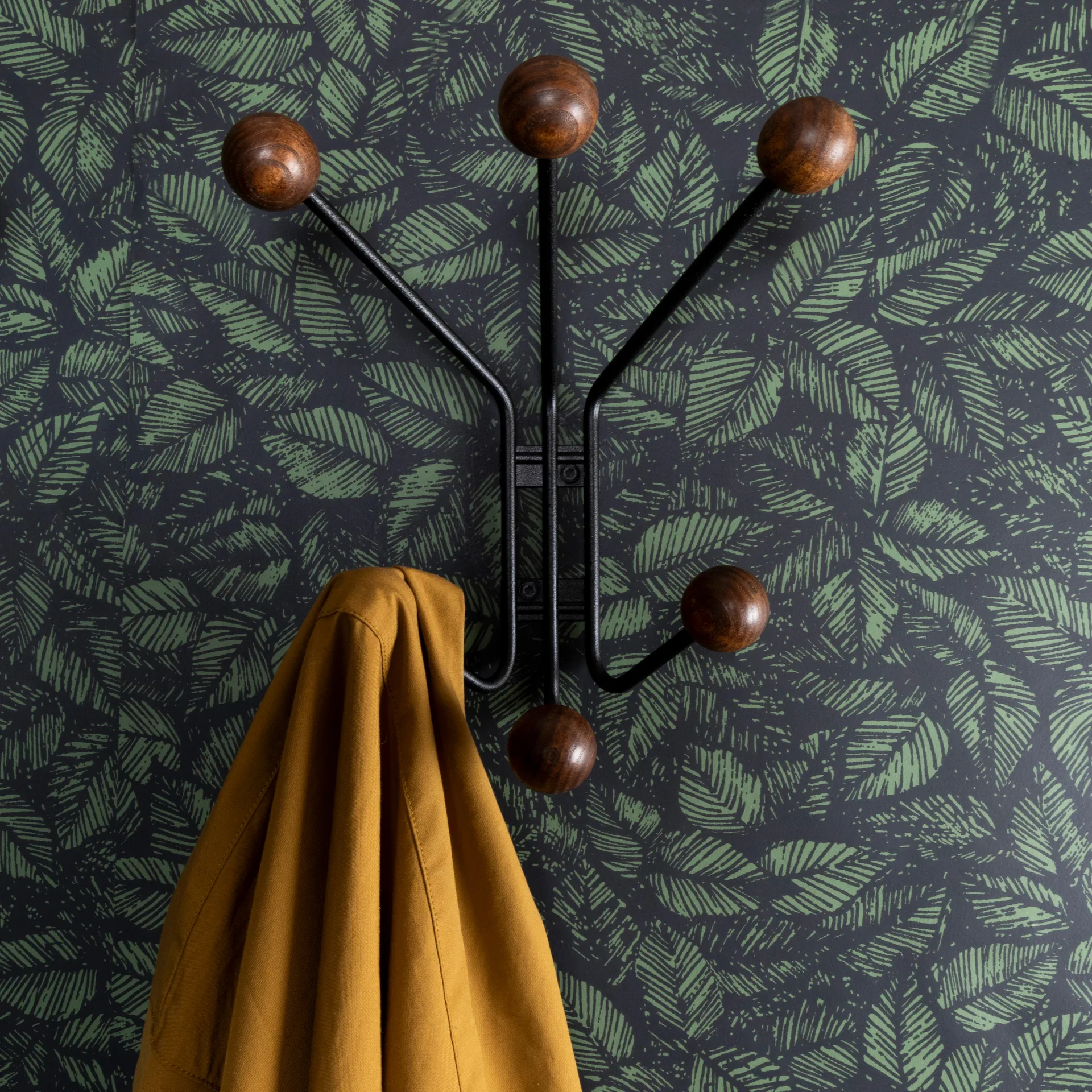 Perchero de pared Bill XS, negro-marrón oscuro Maze