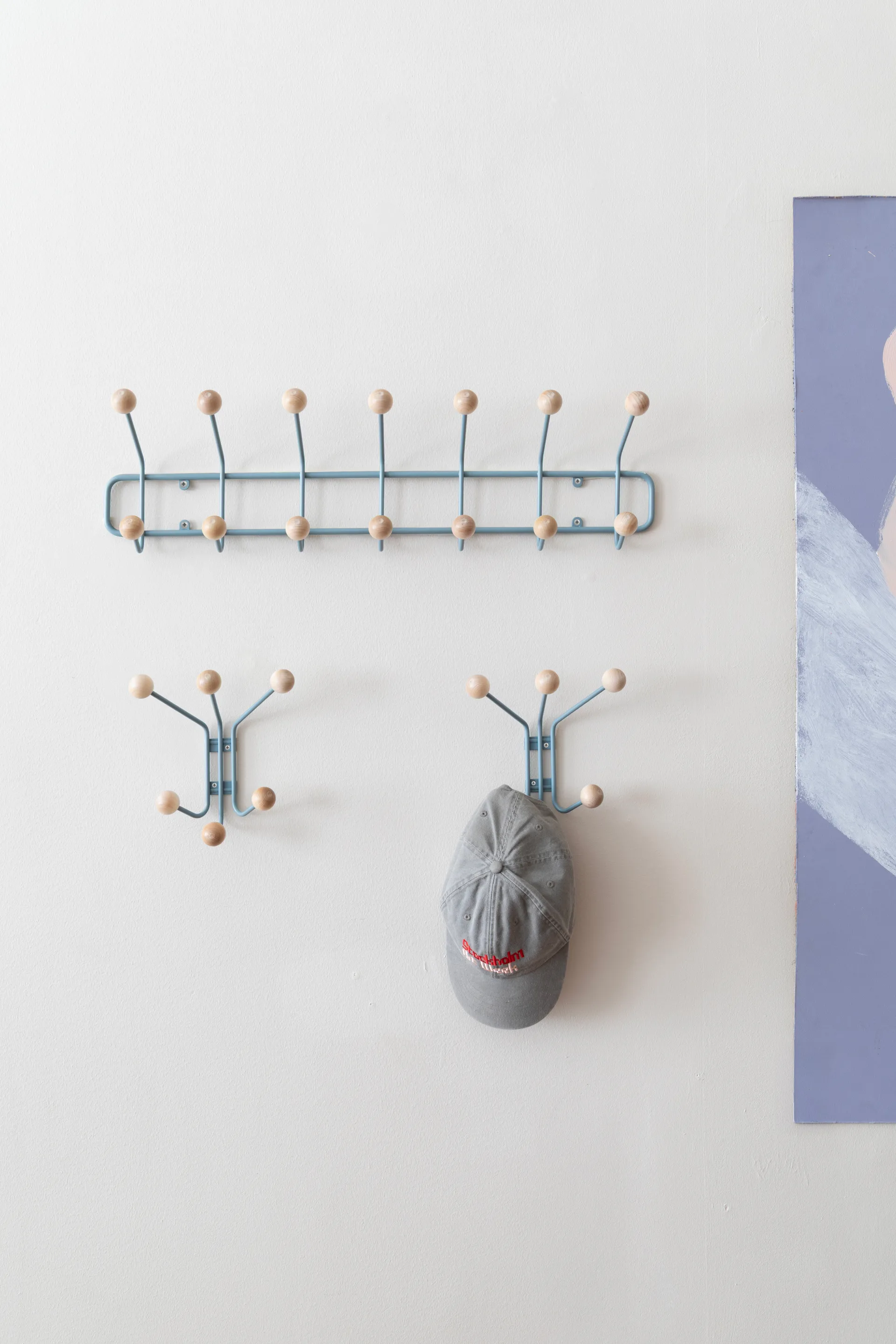 Perchero de pared Bill XS, Pigeon blue Maze