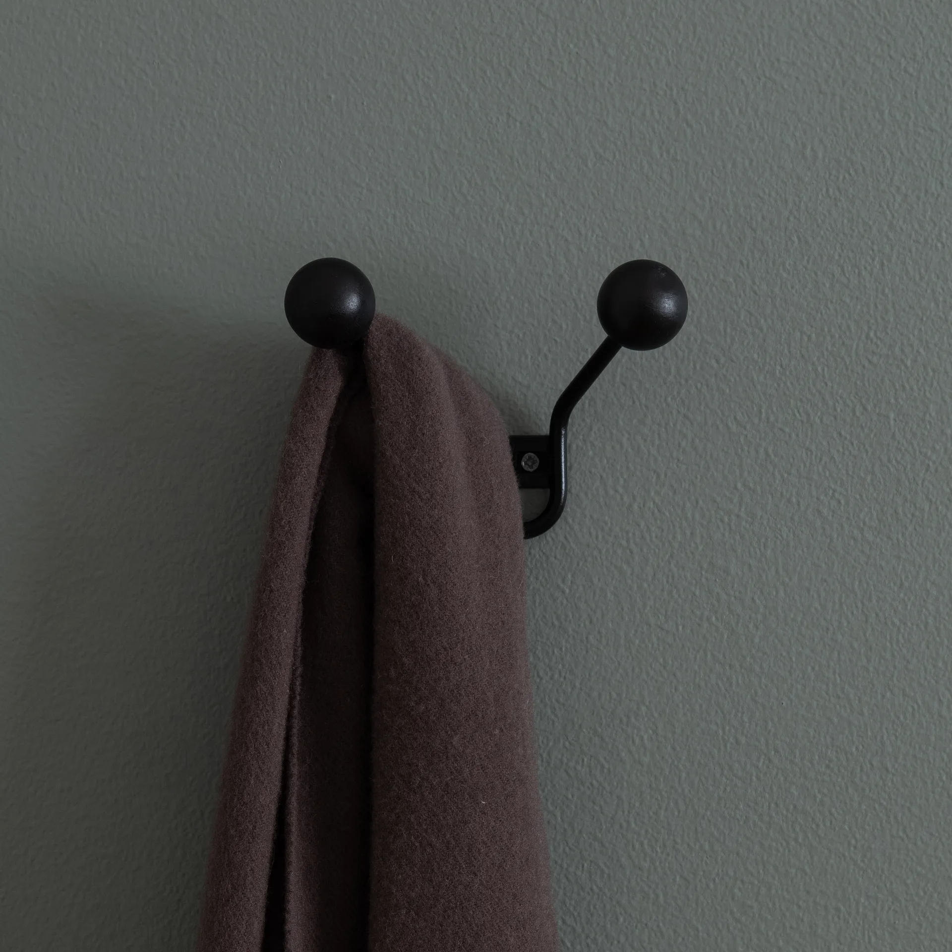 Perchero de pared Bill XXS, negro Maze