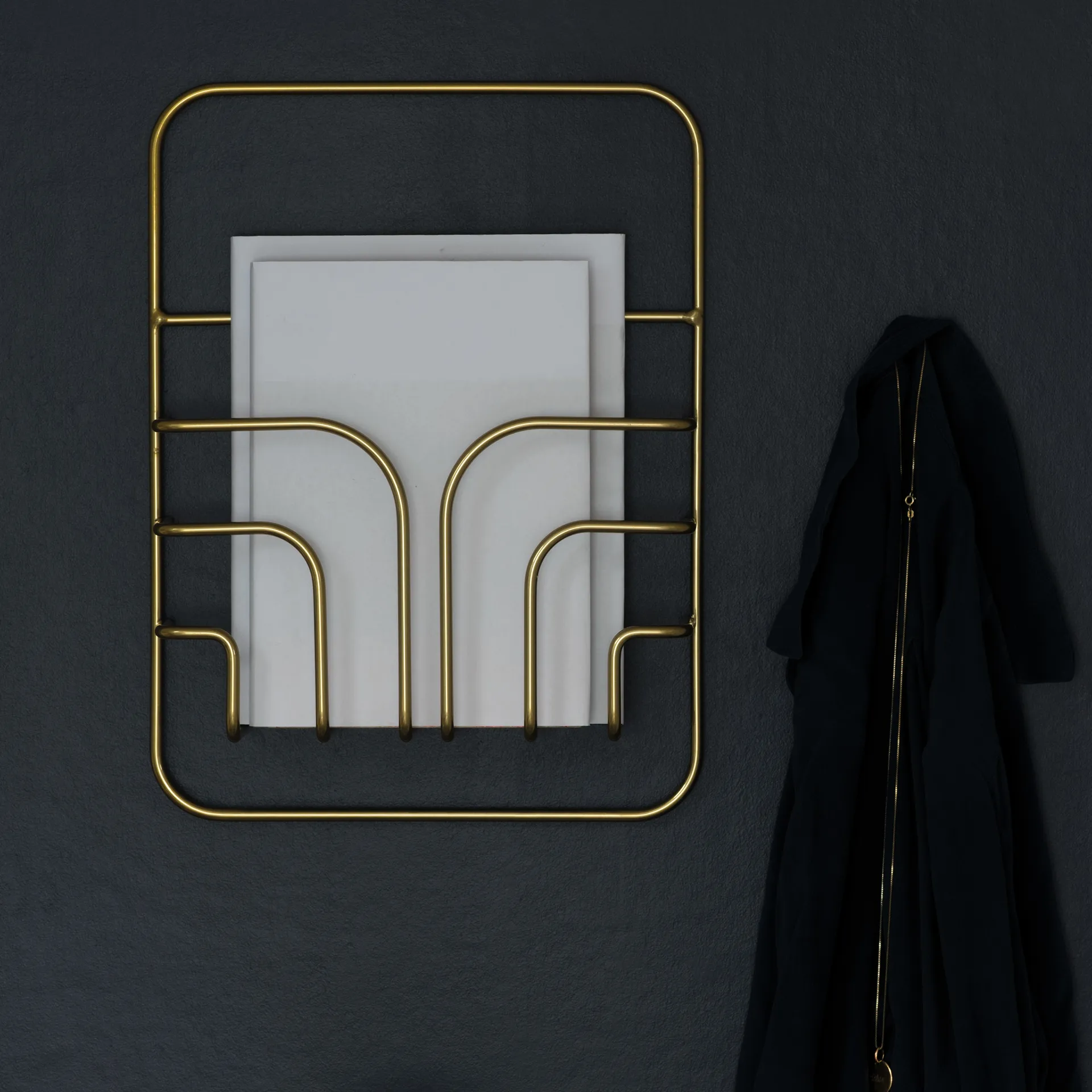 Revistero Now S, latón Maze