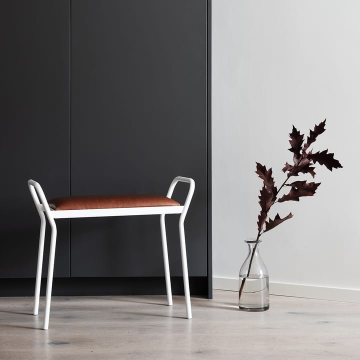Taburete Anyone, Blanco con cuero coñac vintage Maze
