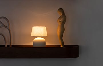 Lámpara de mesa portable Torso - Sand - MENU