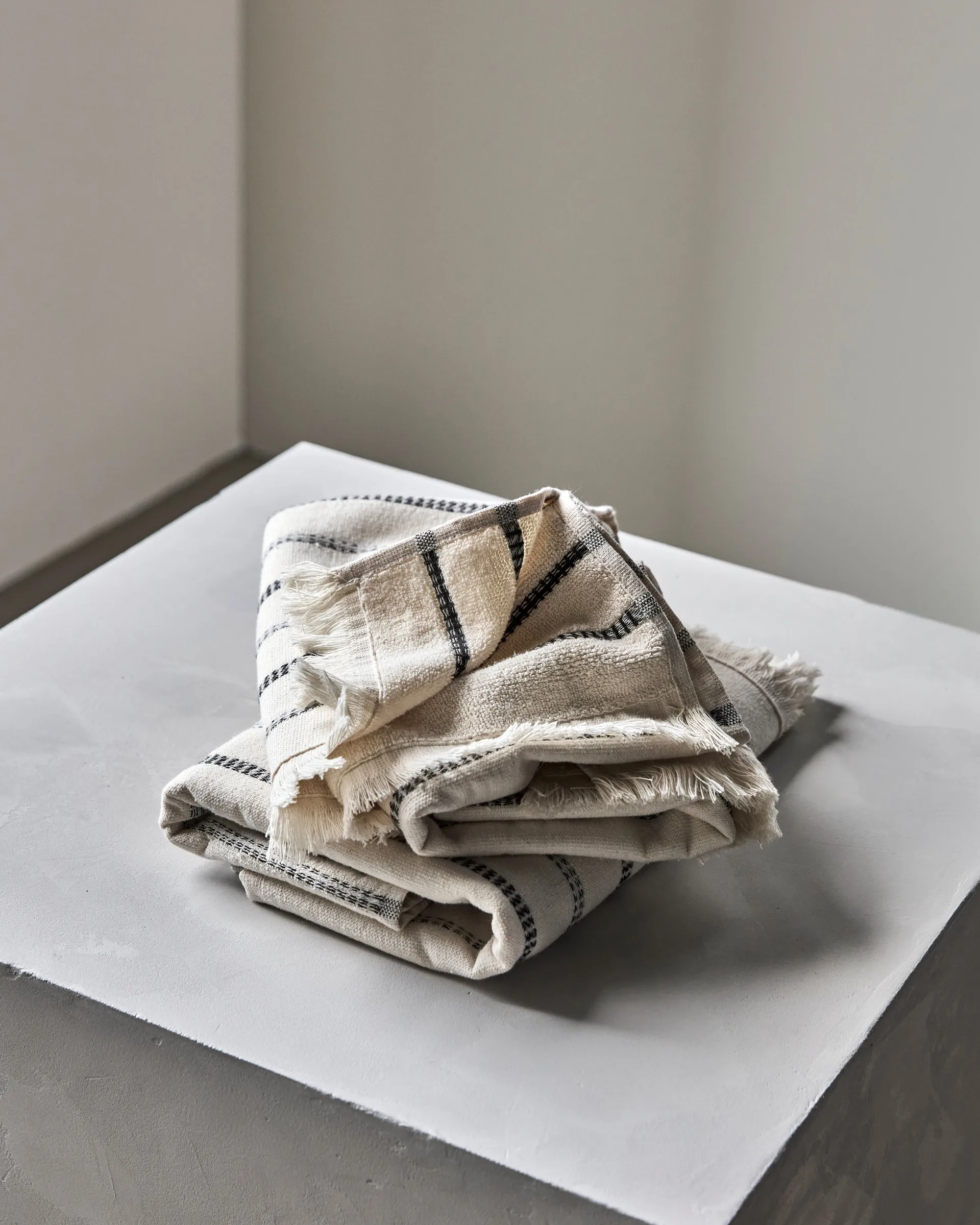 Set de 2 toallas True , Blanco roto-negro, 50x100 cm Meraki