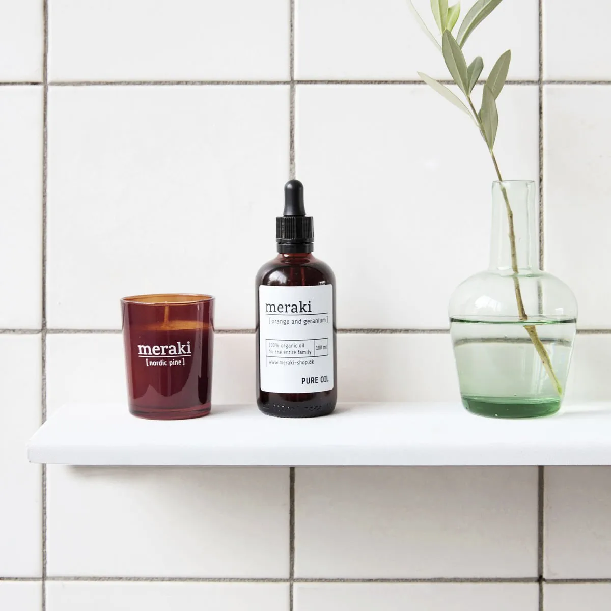 Vela perfumada Meraki marrón, 12h, Nordic pine Meraki