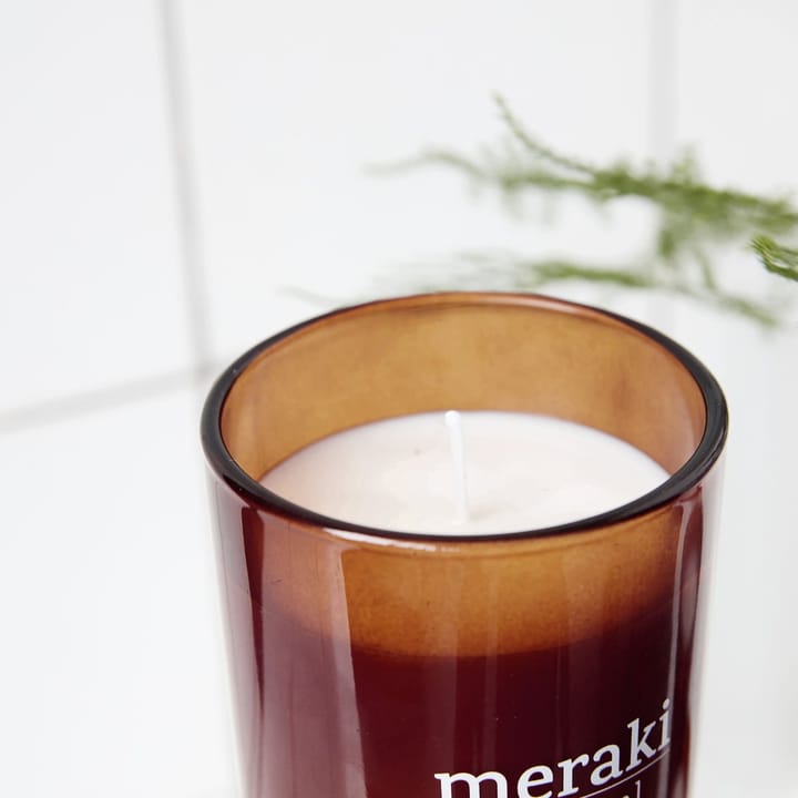 Vela perfumada Meraki marrón, 35h, Nordic pine Meraki