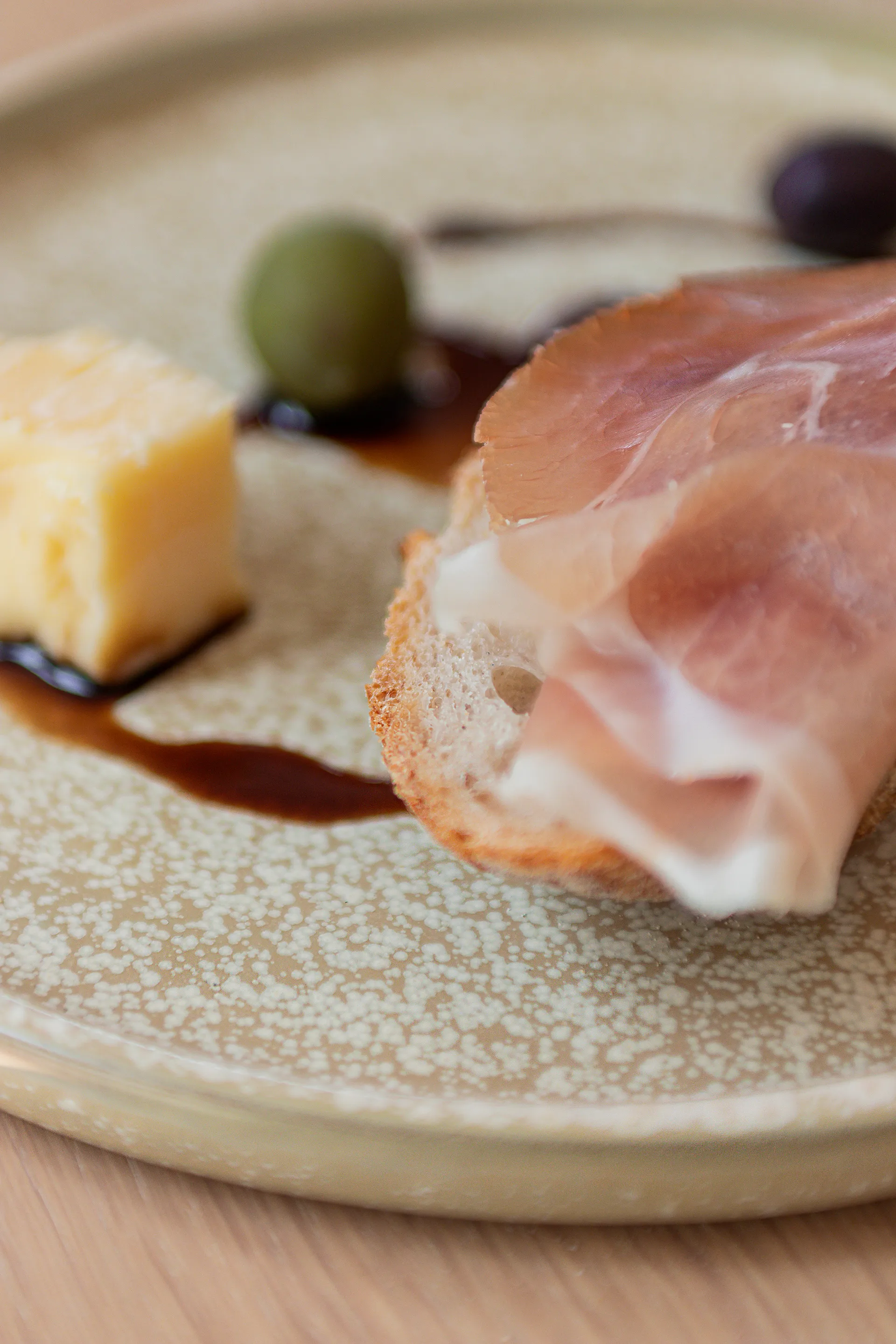 2 Plato Sand Grain Ø20 cm, Straw Mette Ditmer