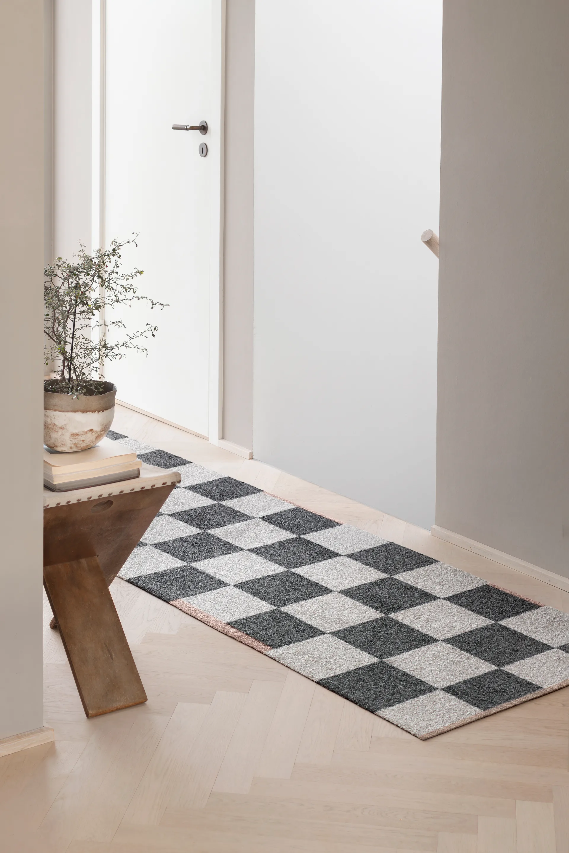 Alfombra de pasillo Square all-round, Dark grey, 77x240 cm Mette Ditmer