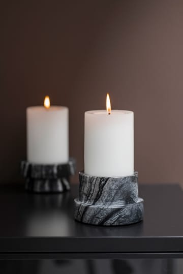 Candelabro Marble para vela gruesa 6,5 cm - Negro-gris - Mette Ditmer