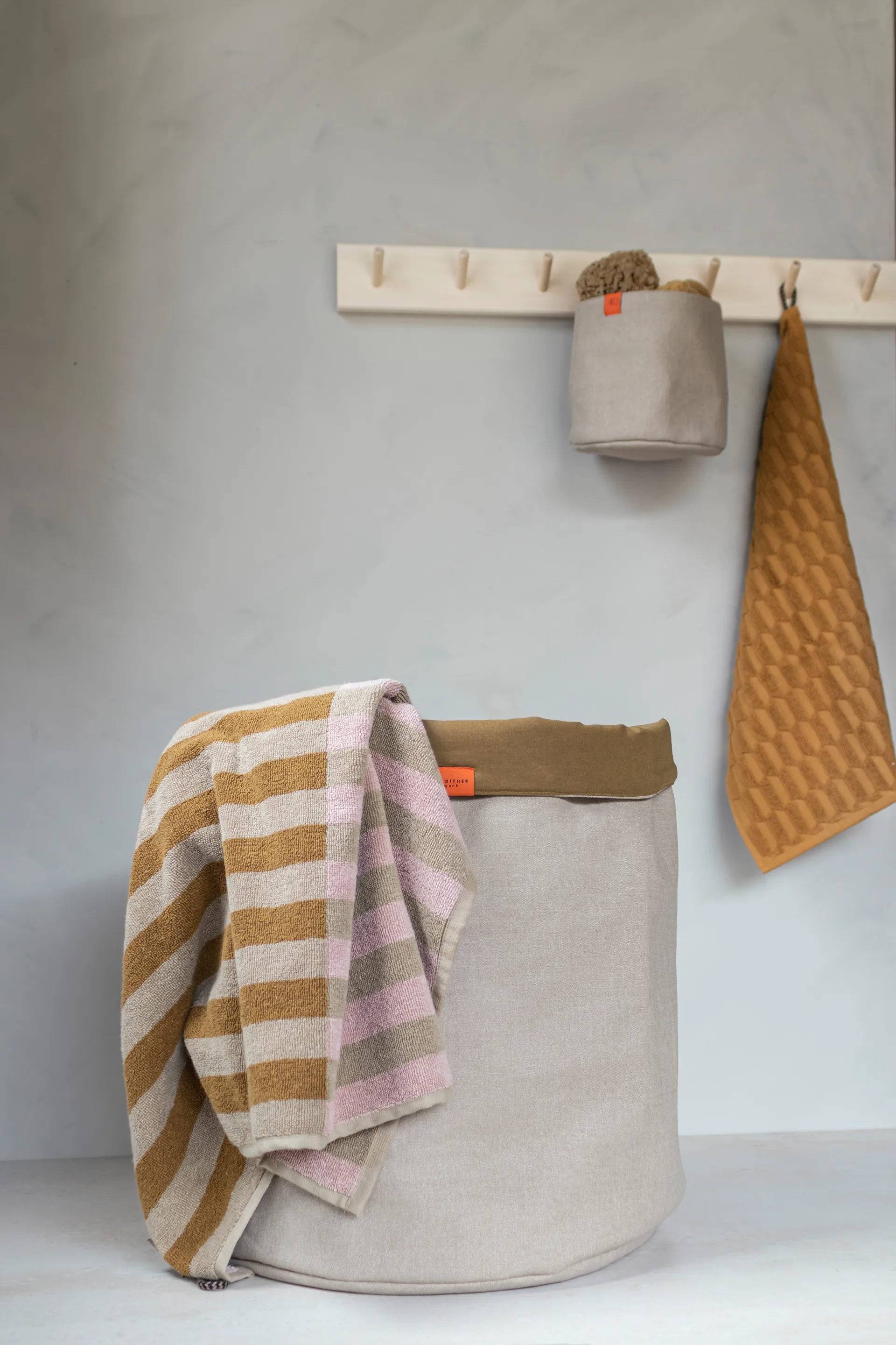 Cesta de la ropa Sort It, Sand Mette Ditmer