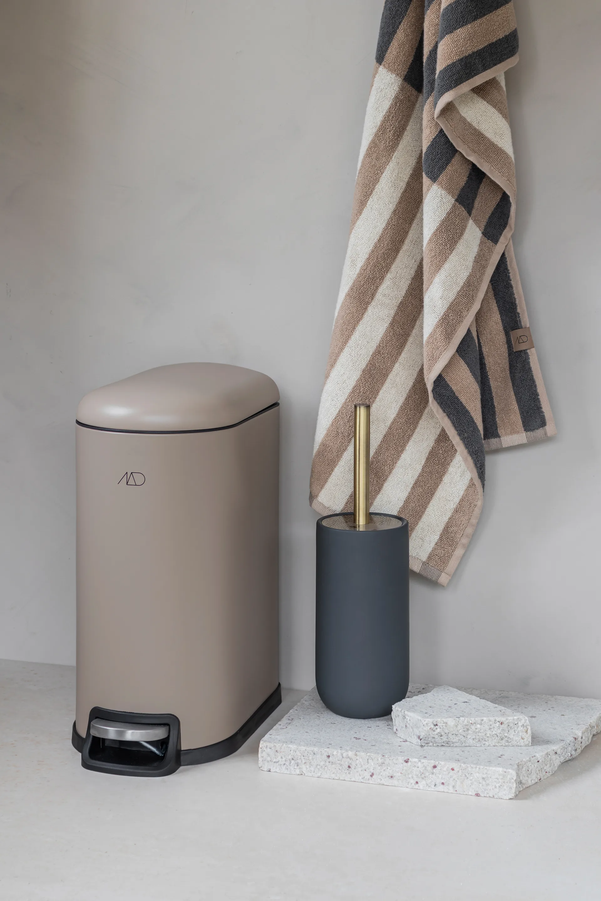 Cubo de pedal Walther 10 L, Sand Mette Ditmer