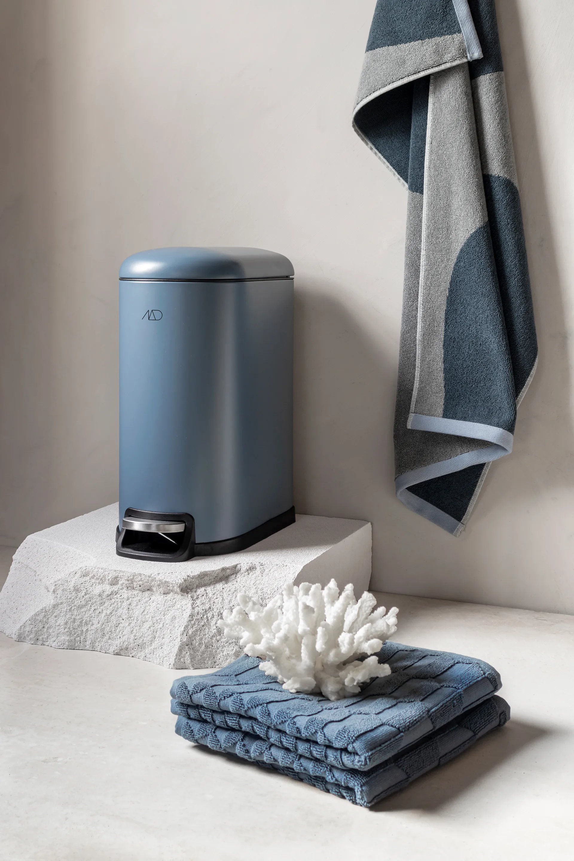 Cubo de pedal Walther 10 L, Stone blue Mette Ditmer