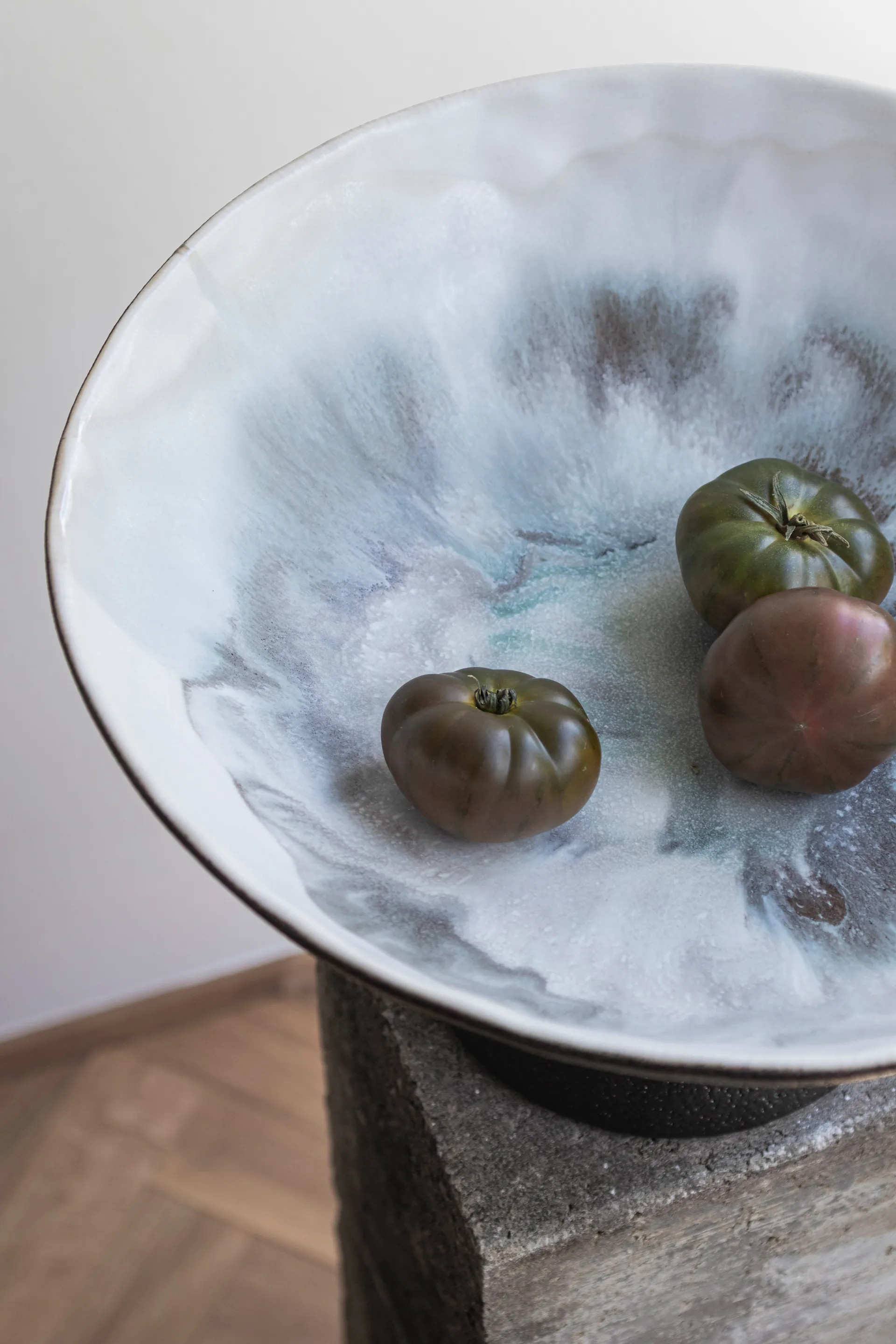 Cuenco con pie By Hand Ø31,5x20 cm, Off-white Mette Ditmer