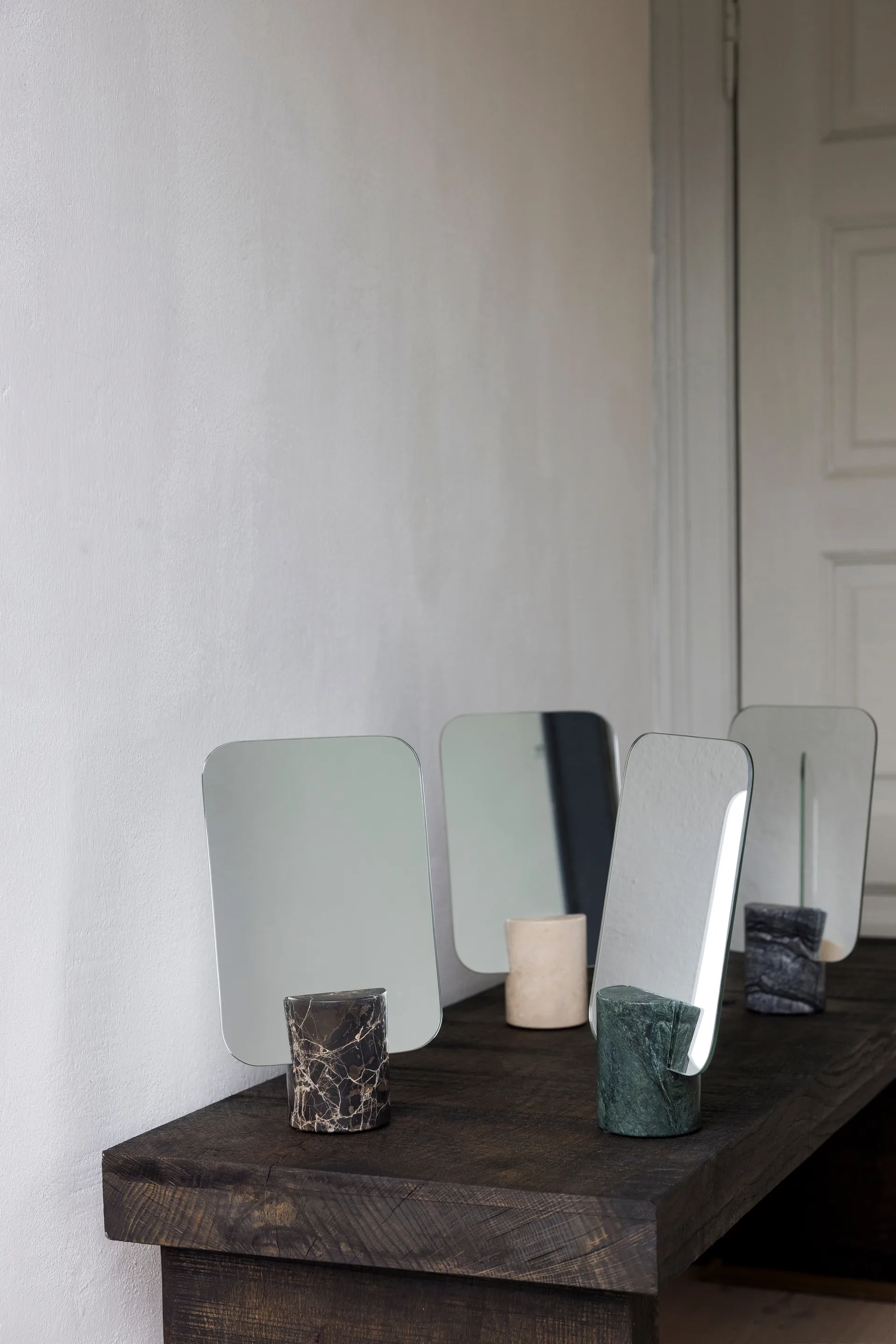 Espejo de mesa Marble, Black-grey, 30 cm Mette Ditmer