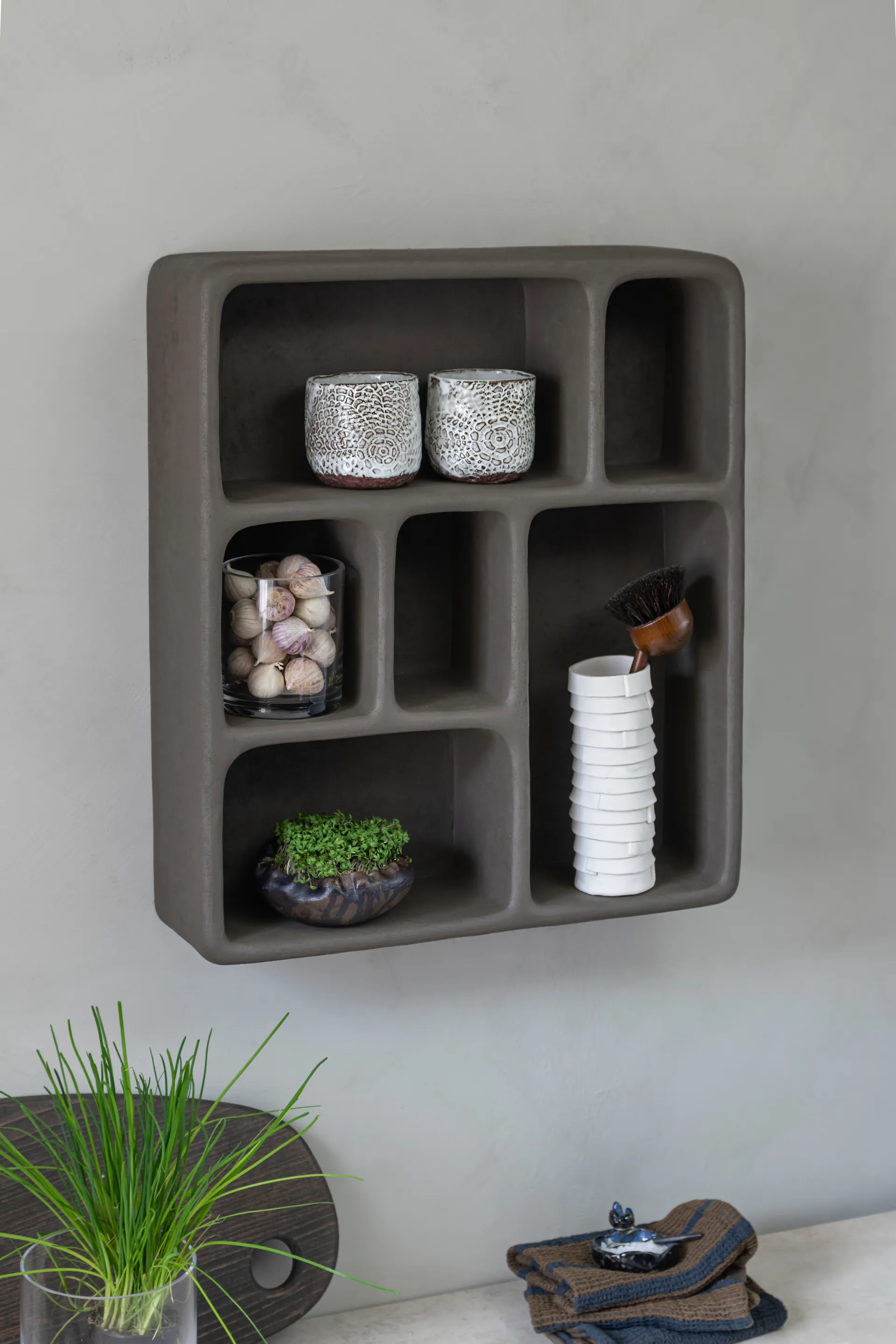 Estante de pared Art Studio set box, Dark Stone Mette Ditmer