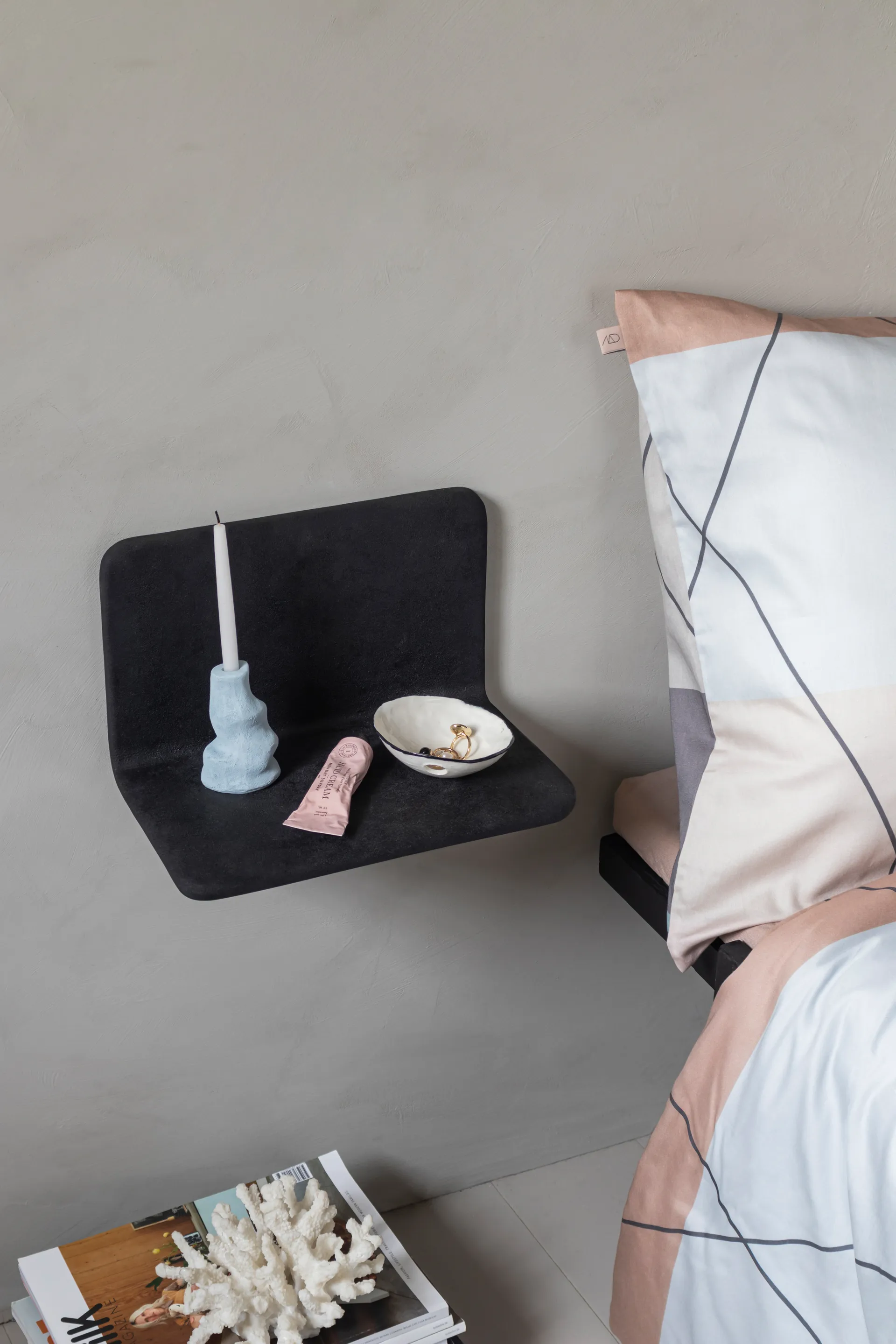 Estantería de pared Art Studio side shelf, Black Mette Ditmer