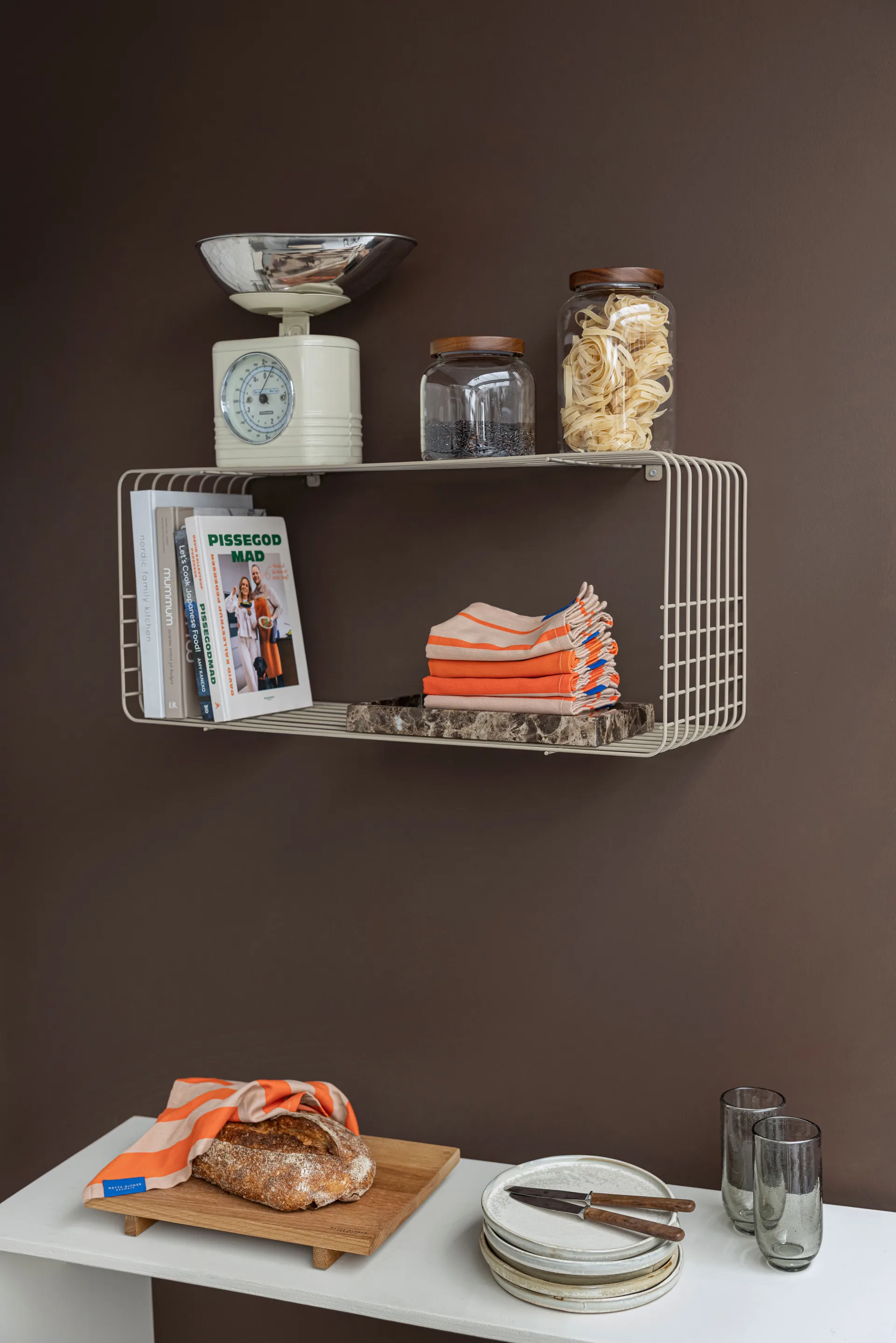 Estantería Wire, Arena, 31×70×26 cm Mette Ditmer