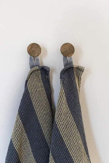 Gancho corto Point, 2 unidades - Roble tratado oscuro - Mette Ditmer