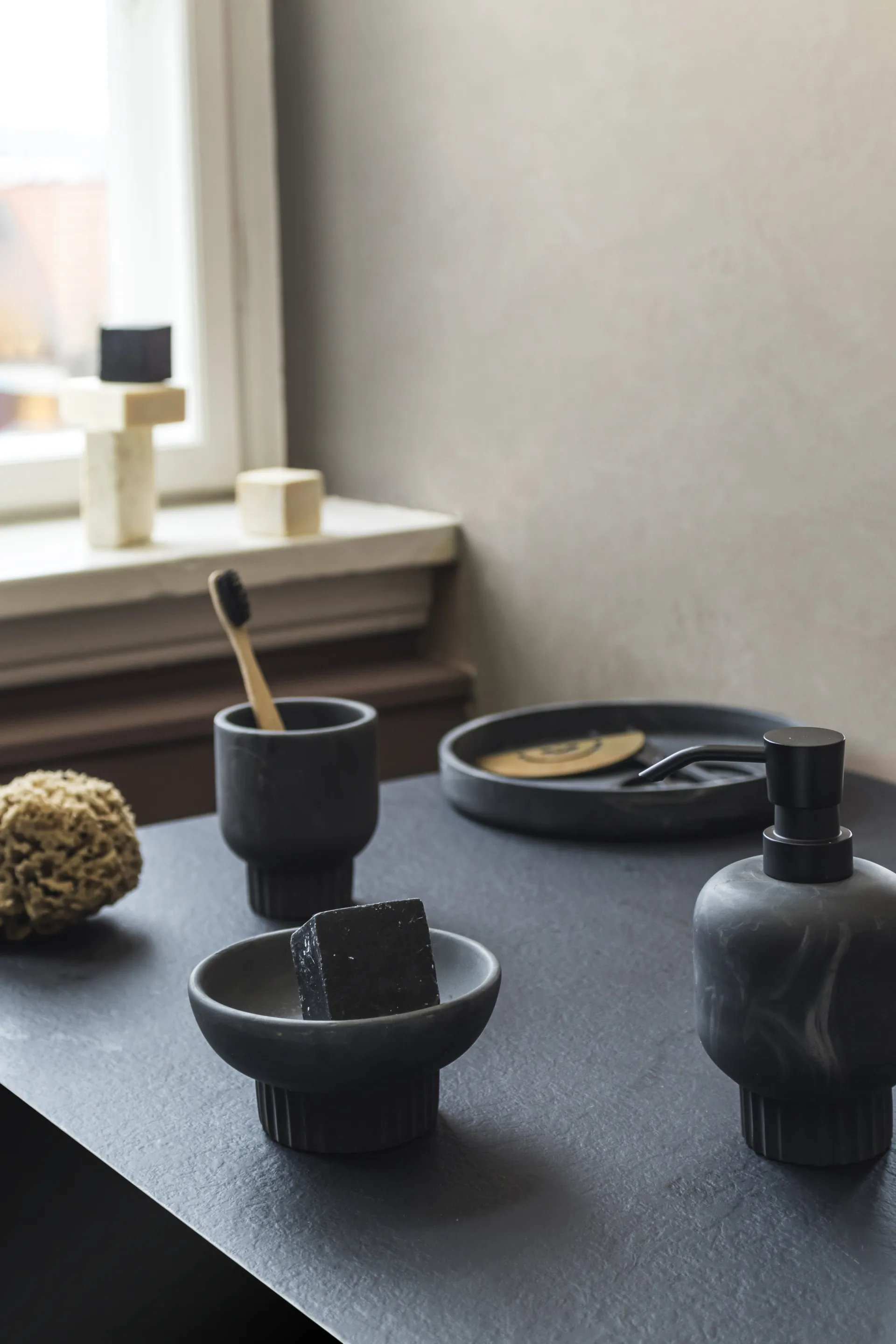 Jabonera Attitude, negro Mette Ditmer