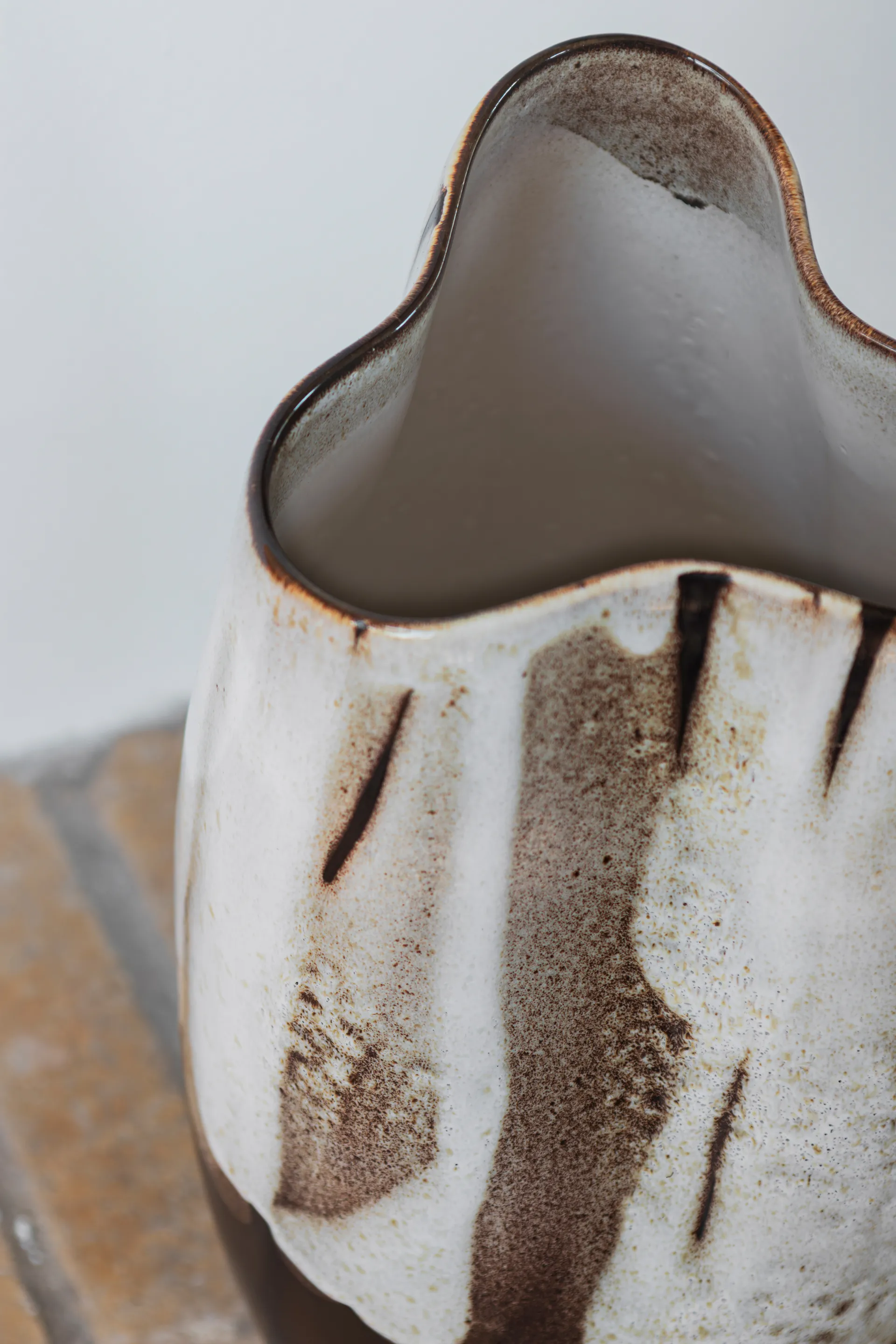 Jarrón large By Hand 38,5 cm, Off-white Mette Ditmer