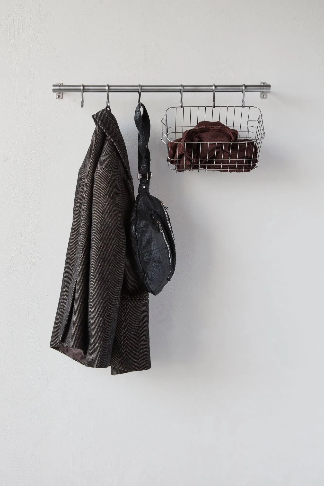 Perchero de pared Hang-it, Plateado, 11x70x5,5 cm Mette Ditmer